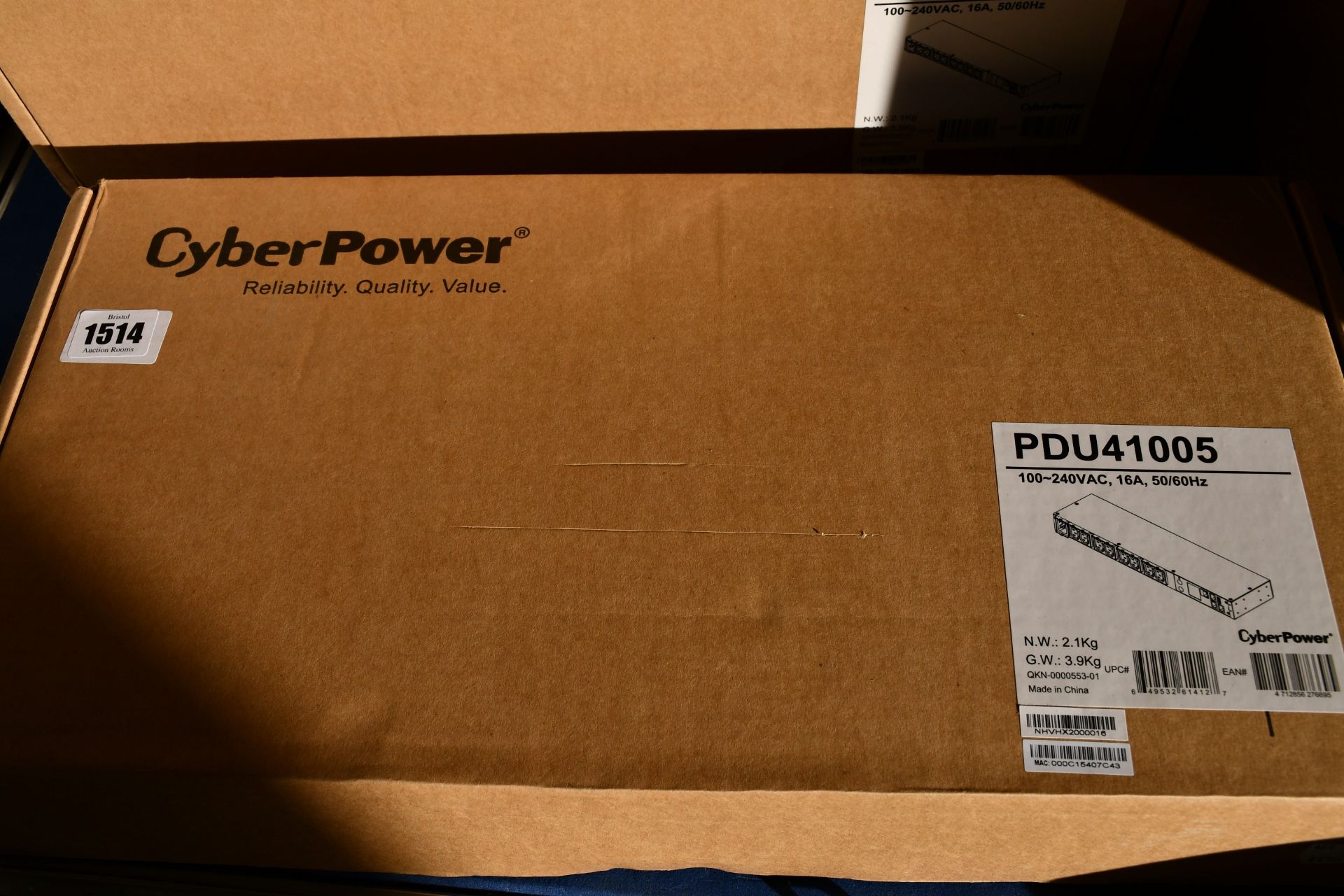 A boxed as new CyberPower PDU41005 Switched Power Distribution Unit (100~240VAC, 16A, 50/60GHz).