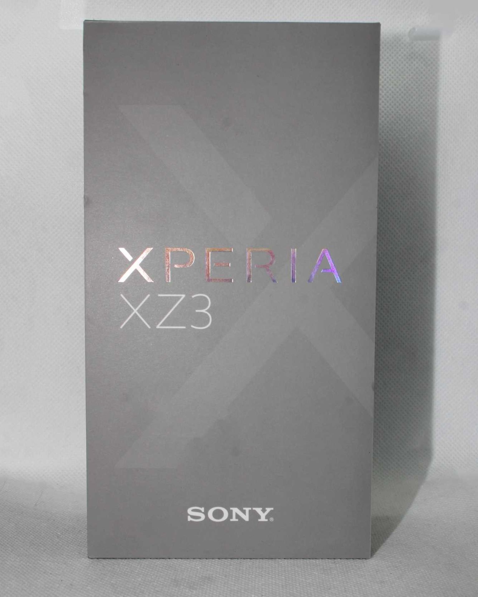 A boxed as new Sony Xperia XZ3 H9493 64GB in Black (IMEI: 358543090627669 ) (Box sealed).