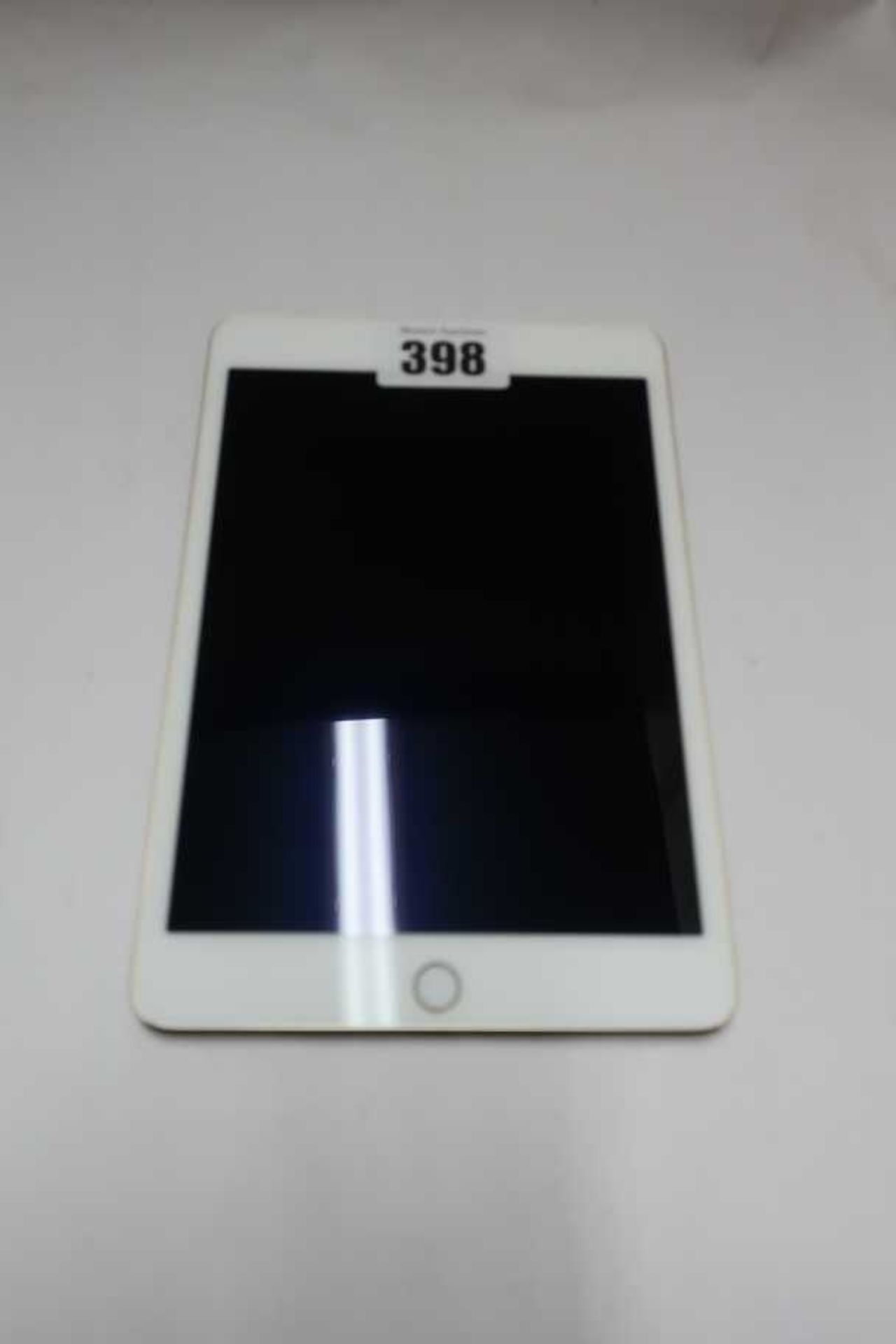 A pre-owned Apple iPad mini 4 (Wi-Fi/Cellular) A1550 64GB in Silver (IMEI: 359275062343897) (