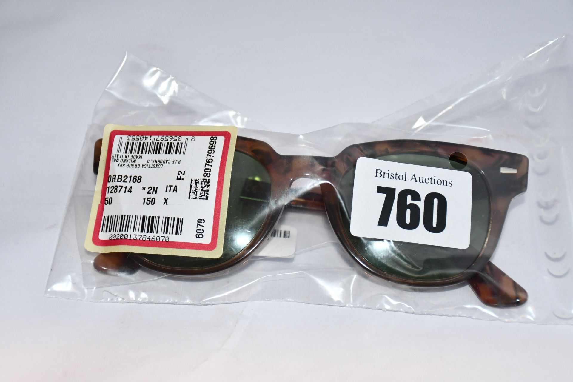 A pair of as new Ray Ban sunglasses (No case).