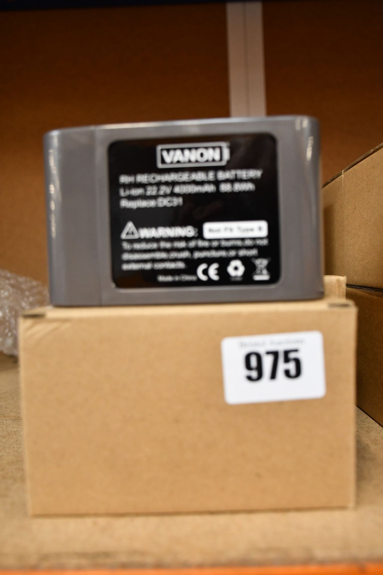 Six boxed as new Vanon Li-ion rechargeable battery for animal vacuum cleaner (22.2 Volt).