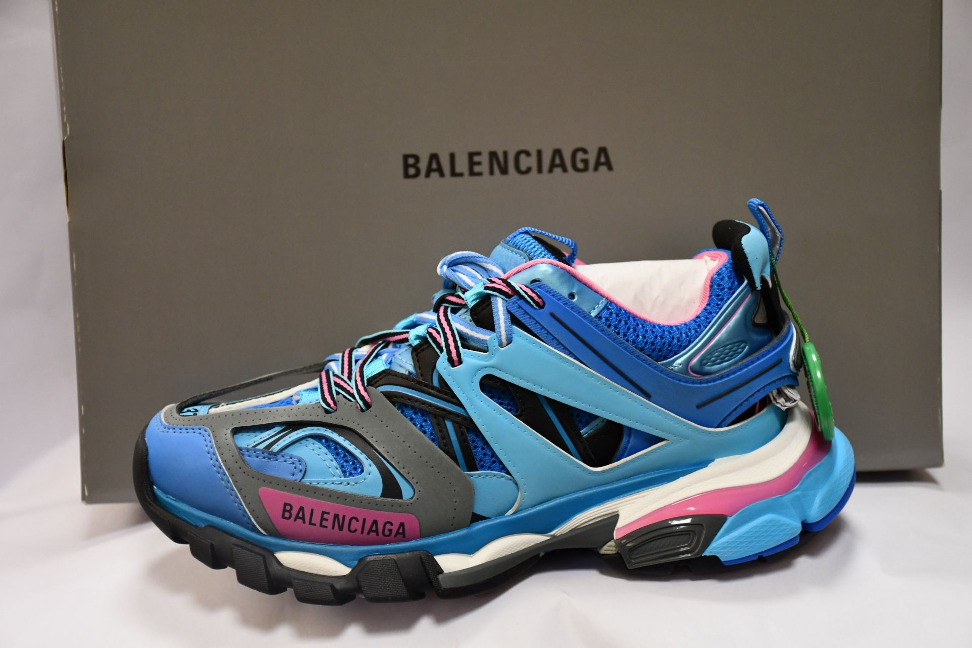 A pair of as new Balenciaga Tess.S.Goma sneakers (EU 37).