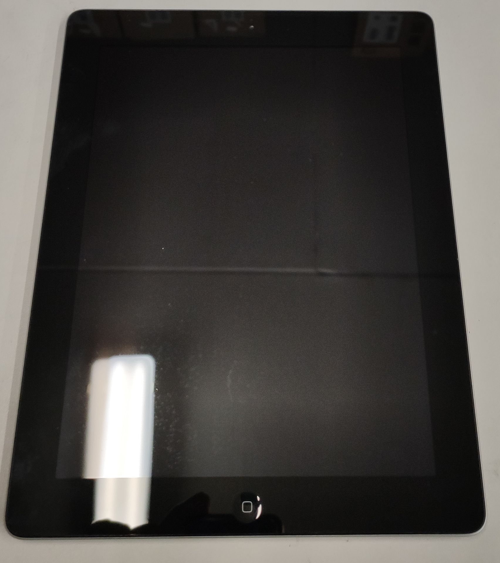 A pre-owned Apple iPad 3rd Gen (Wi-Fi Only) A1416 16GB in Black (Serial: DMQHN7A4DJ8T) (iCloud