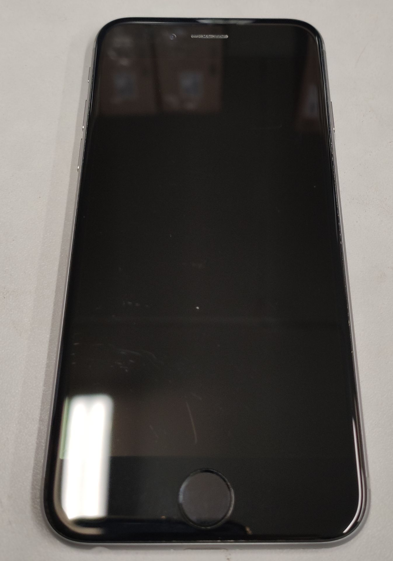 A pre-owned Apple iPhone 6 A1586 32GB in Space Gray (IMEI: 356680089727274) (iCloud activation