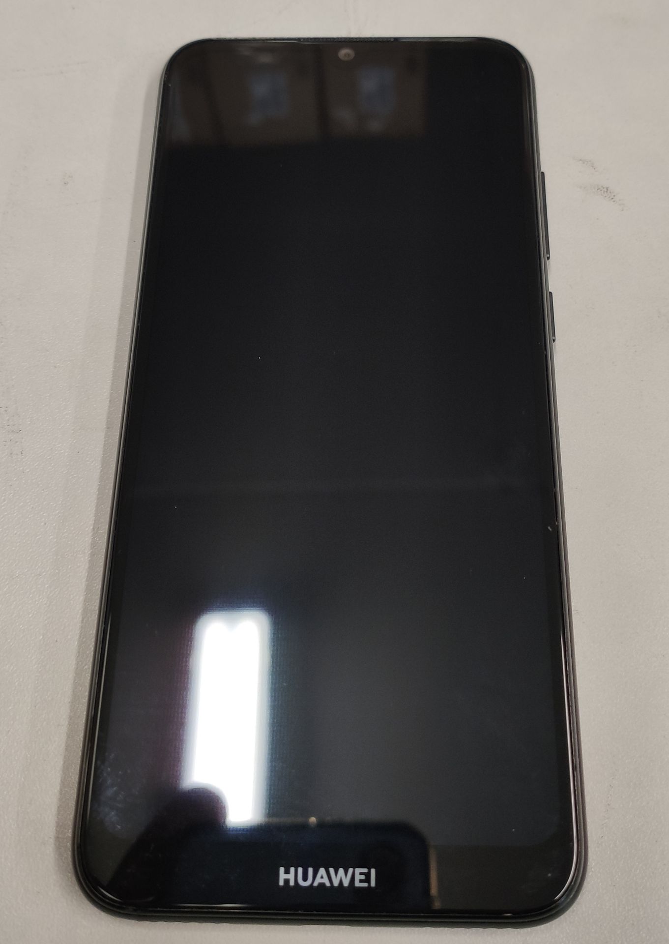 A pre-owned Huawei Y6 (2019) MRD-LX1 Dual SIM 32GB in Black (IMEI: 864117041996601) (FRP clear).