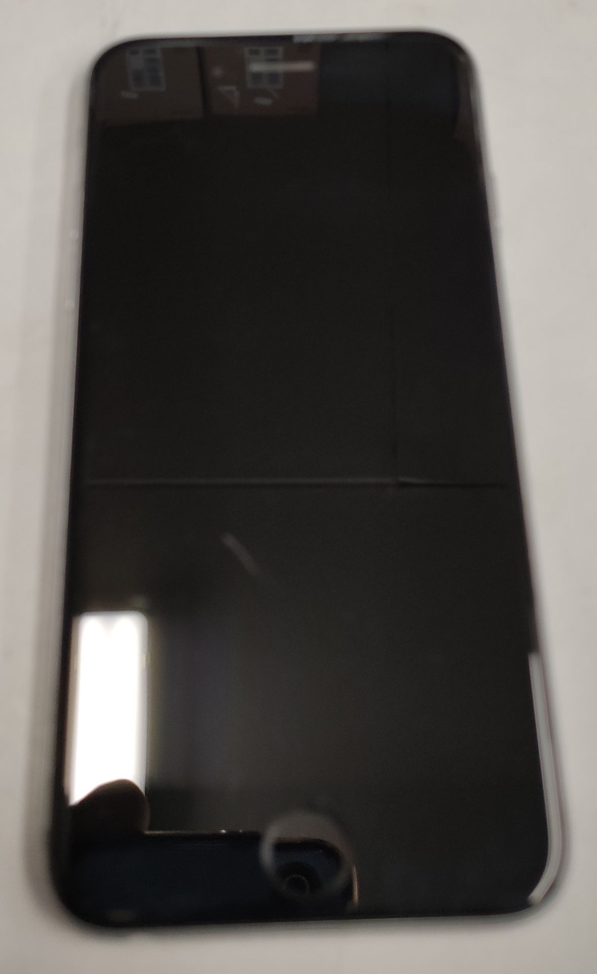 A pre-owned Apple iPhone 6 A1586 16GB in Space Gray (IMEI: 352074065559212) (iCloud activation