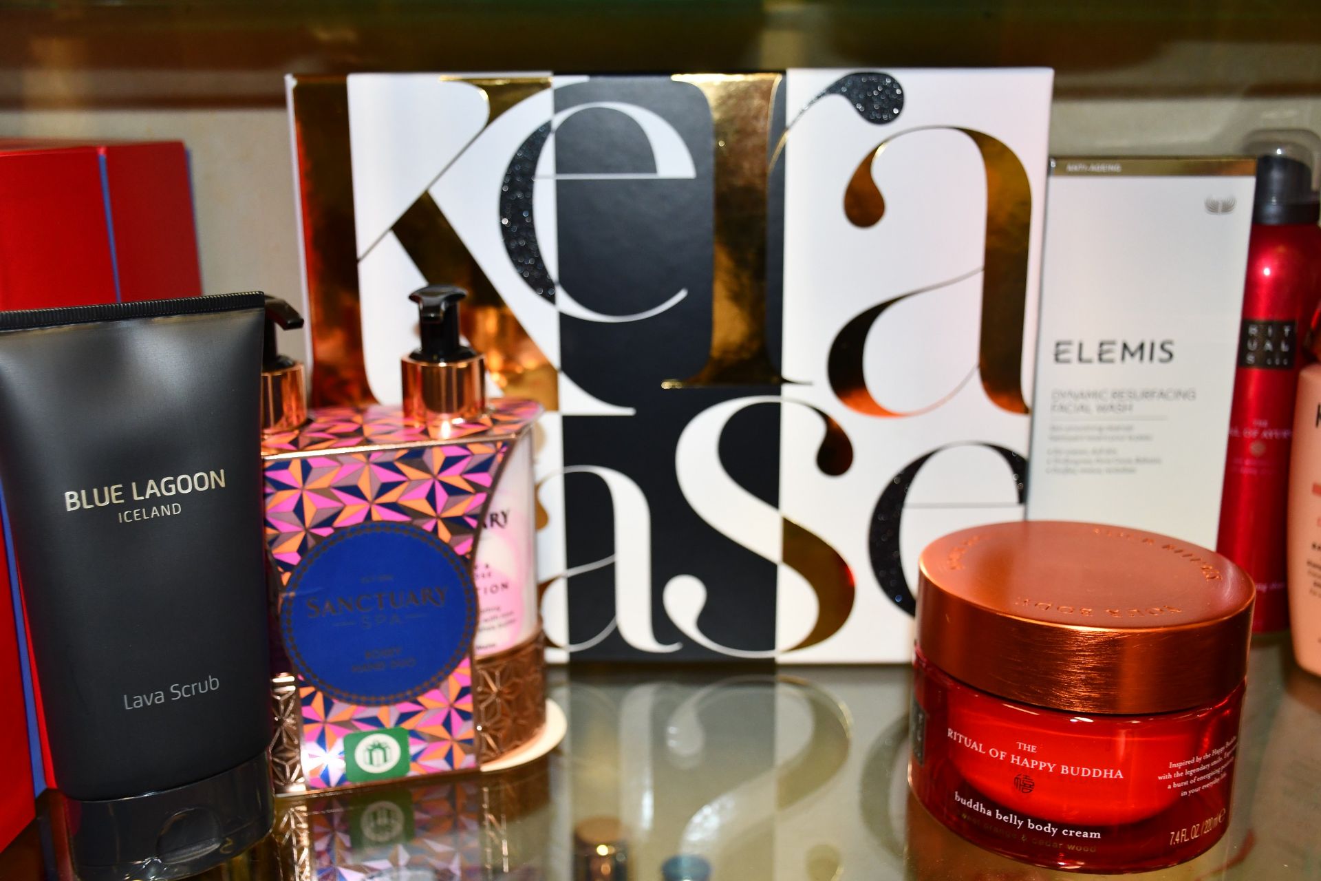 A quantity of as new toiletries to include Kerastase, Rituals, Sanctuary Spa, Molton Brown and Kevin - Image 4 of 4