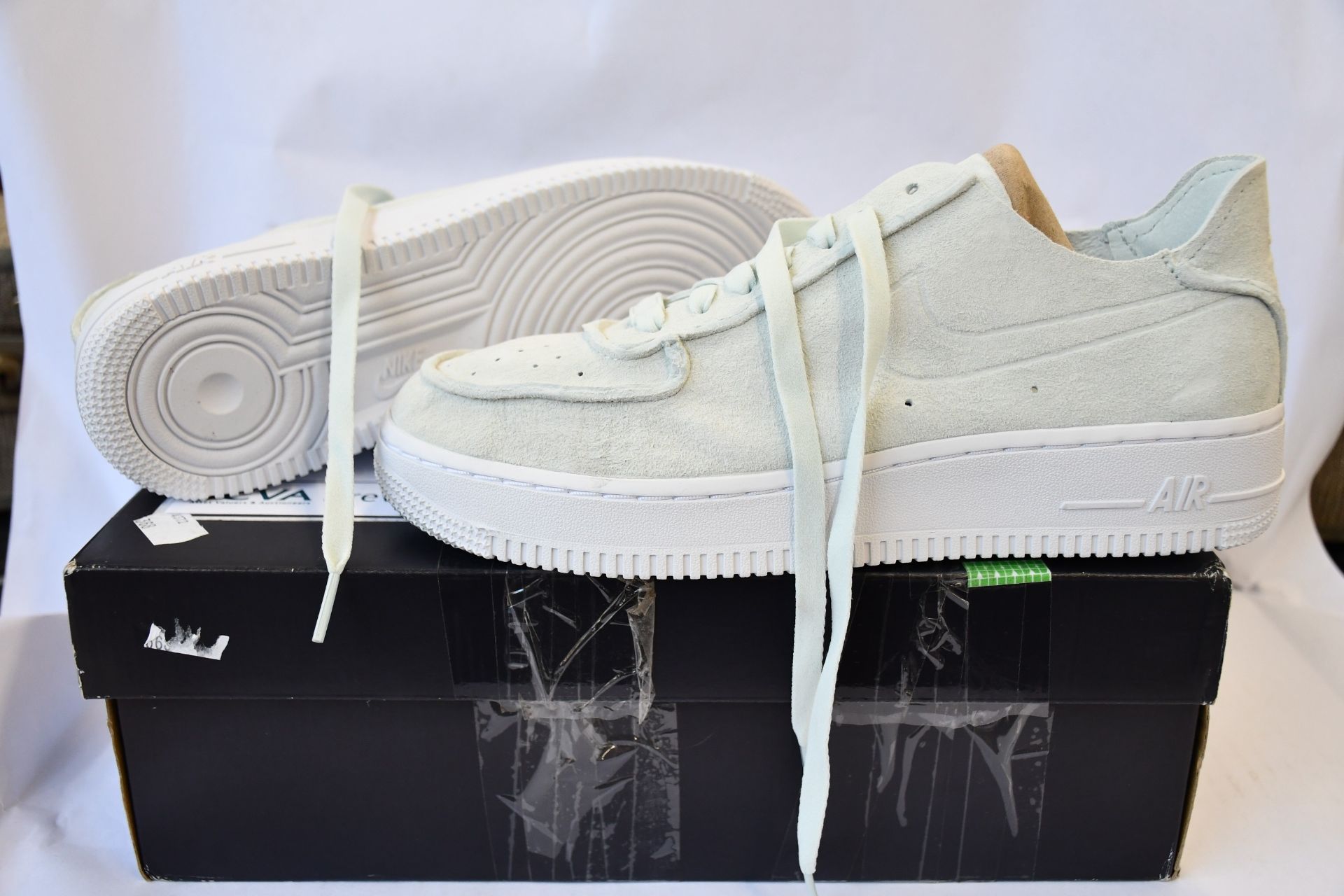 A pair of women's as new Nike Air Force 1 '07 Decon trainers (UK 6).