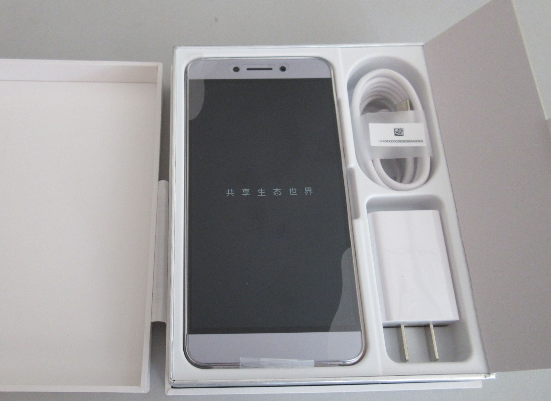 A boxed as new Le X520 Android 3GB 64GB Smart Phone in Grey. Requires UK USB adaptor, not included