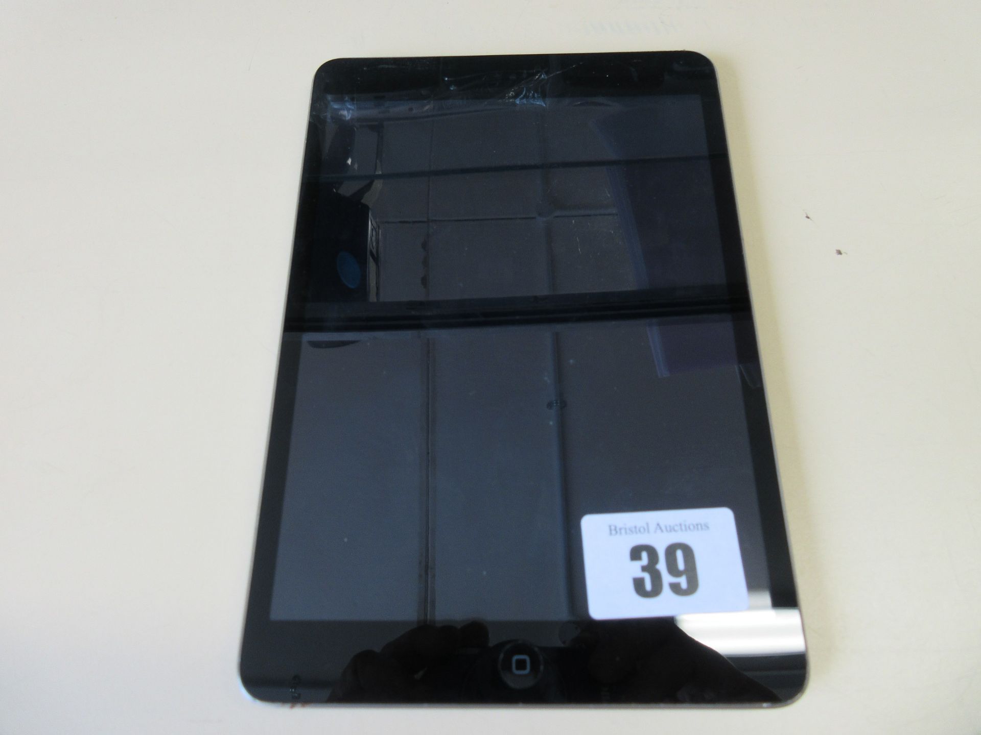 A pre-owned Apple iPad mini 2 (Retina/2nd Gen, Wi-Fi Only) A1489 128GB in Space Grey (Serial: