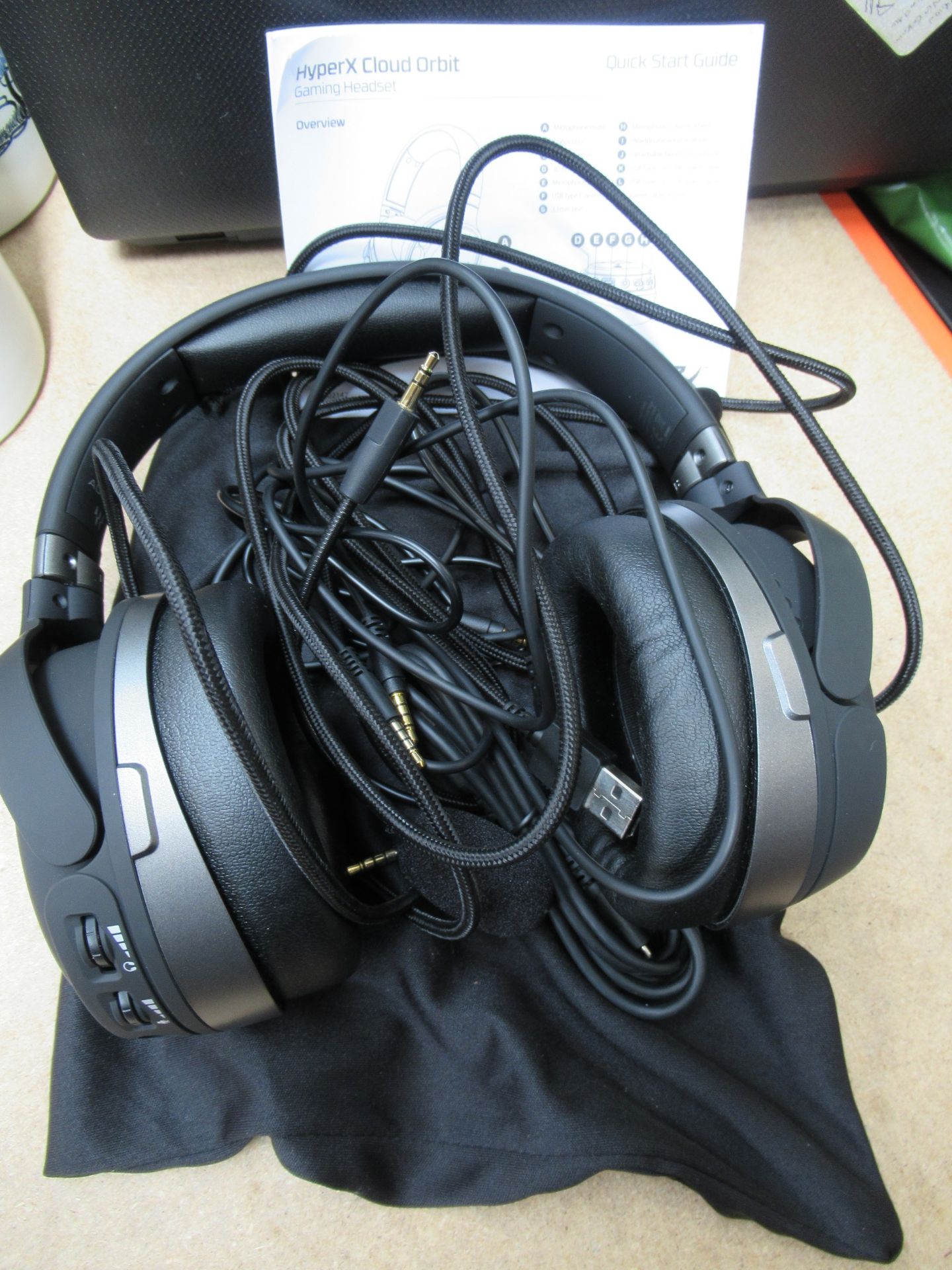 One HyperX HX-HSCO-GM/WW Cloud Orbit - audio gaming headset in black.