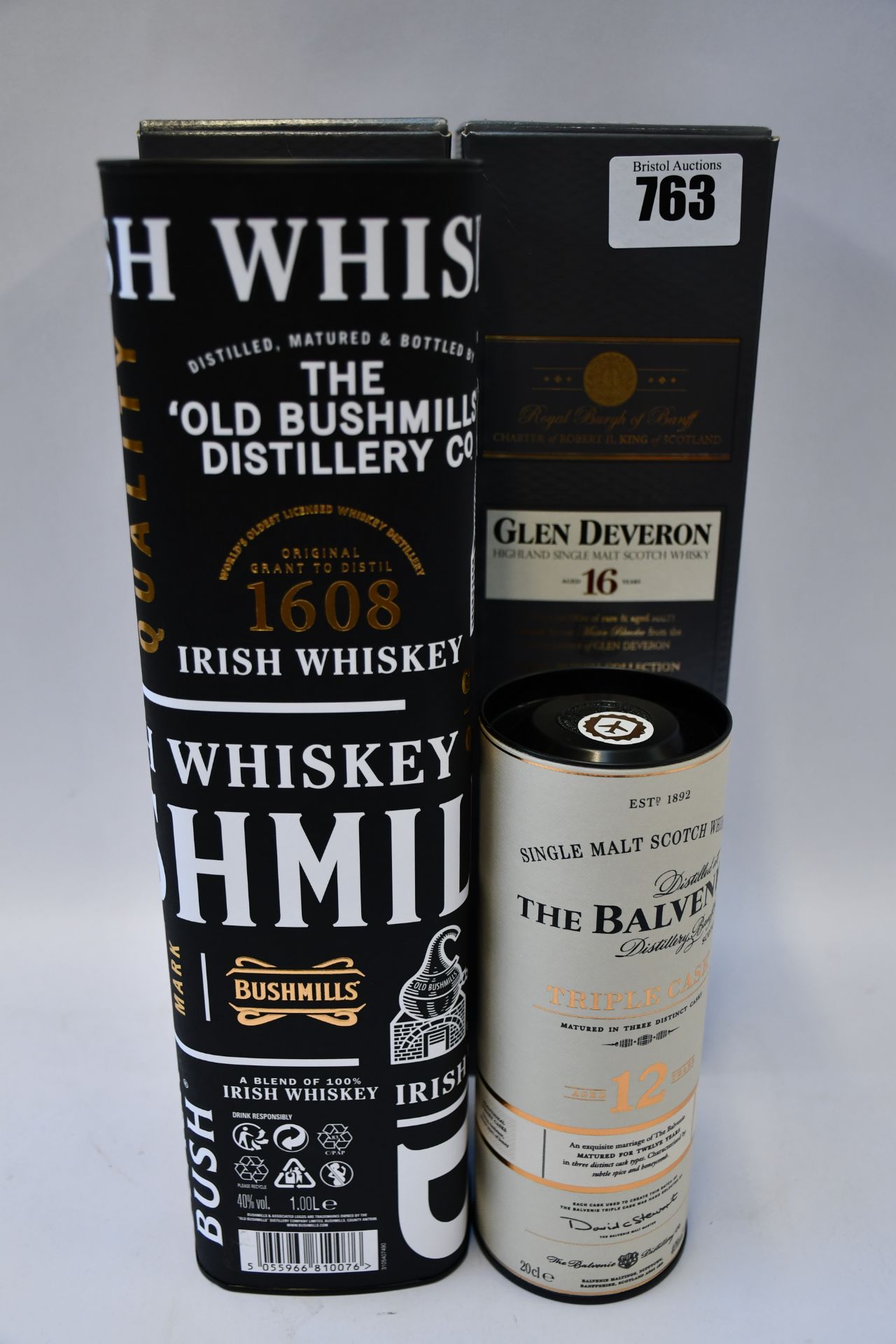 Two Glen Deveron single malt whisky (2 x 1ltr), Bushmills Black Bush Irish whiskey (1ltr) and The