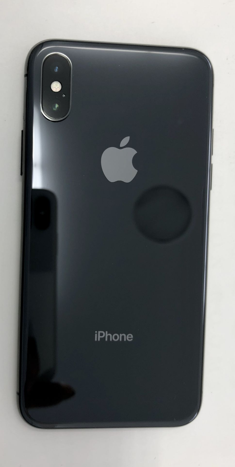 A pre-owned Apple iPhone X (AT&T/T-Mobile/Global/A1901) 256GB in Space Grey - Image 5 of 10