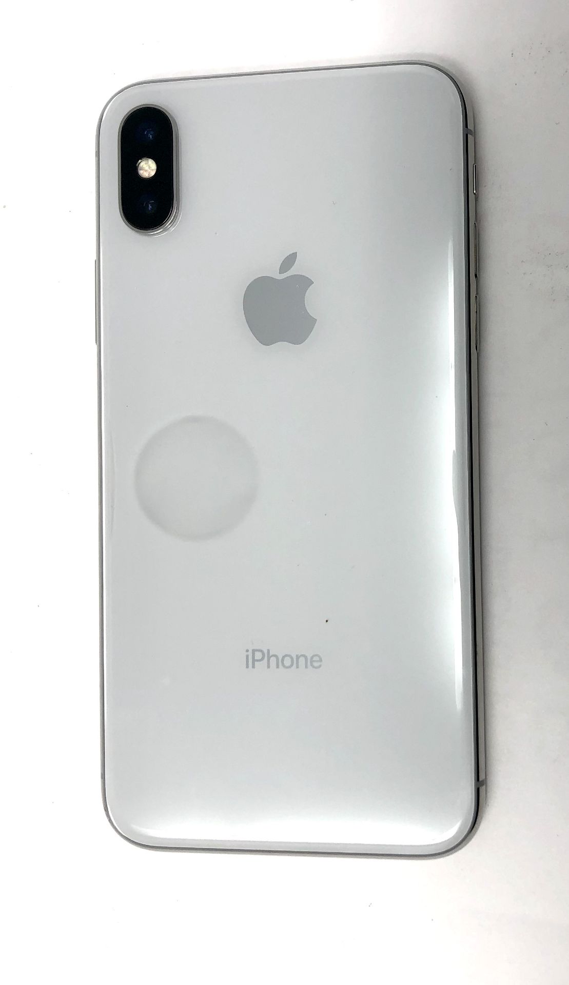 A pre-owned Apple iPhone X (Verizon/Sprint/China/A1865) 256GB in Silver - Image 5 of 8