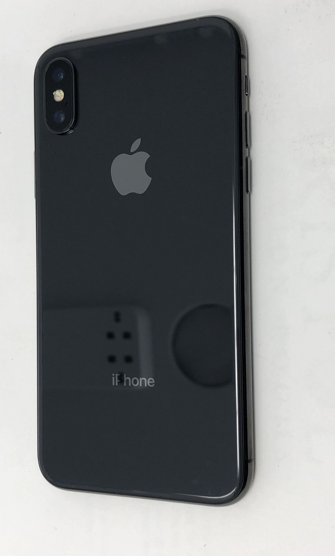 A pre-owned Apple iPhone X (AT&T/T-Mobile/Global/A1901) 256GB in Space Grey - Image 9 of 10