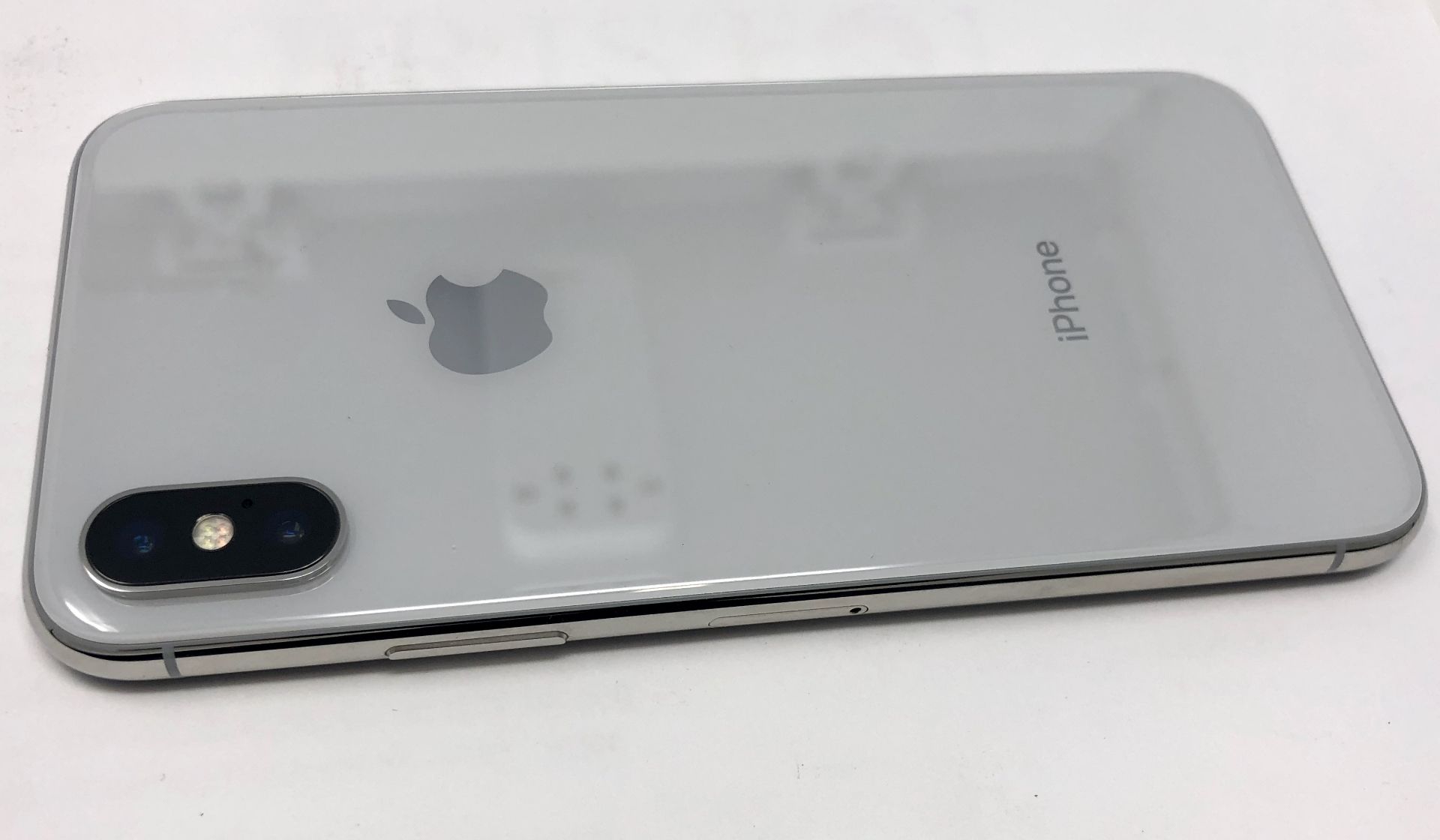 A pre-owned Apple iPhone X (AT&T/T-Mobile/Global/A1901) 256GB in Silver - Image 3 of 8