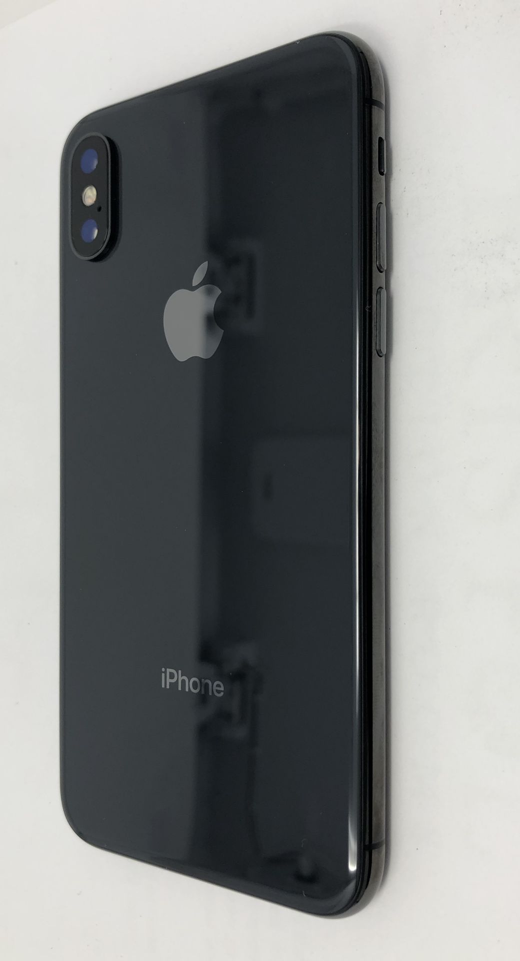 A pre-owned Apple iPhone X (AT&T/T-Mobile/Global/A1901) 256GB in Space Grey - Image 2 of 10