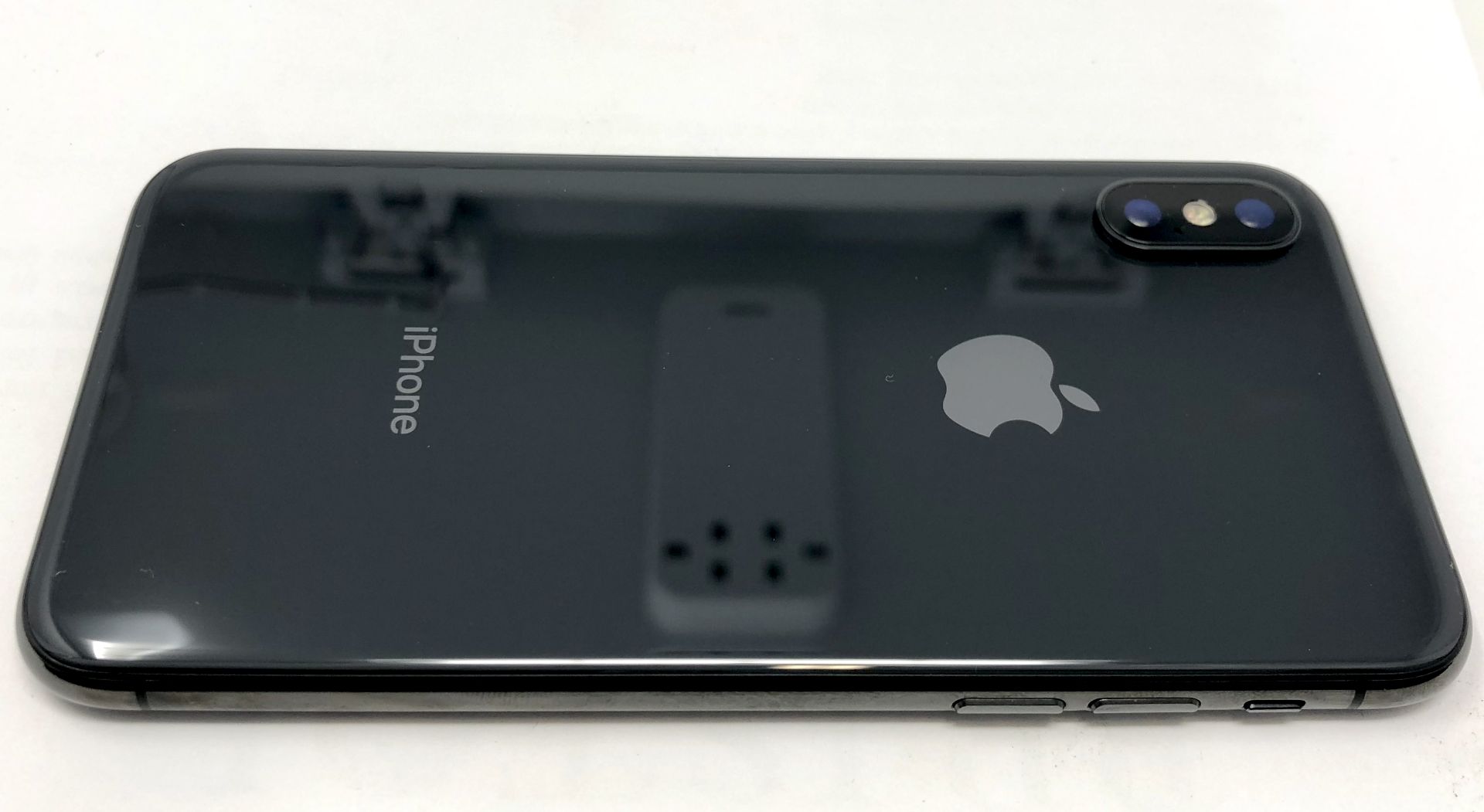 A pre-owned Apple iPhone X (AT&T/T-Mobile/Global/A1901) 256GB in Space Grey - Image 10 of 10