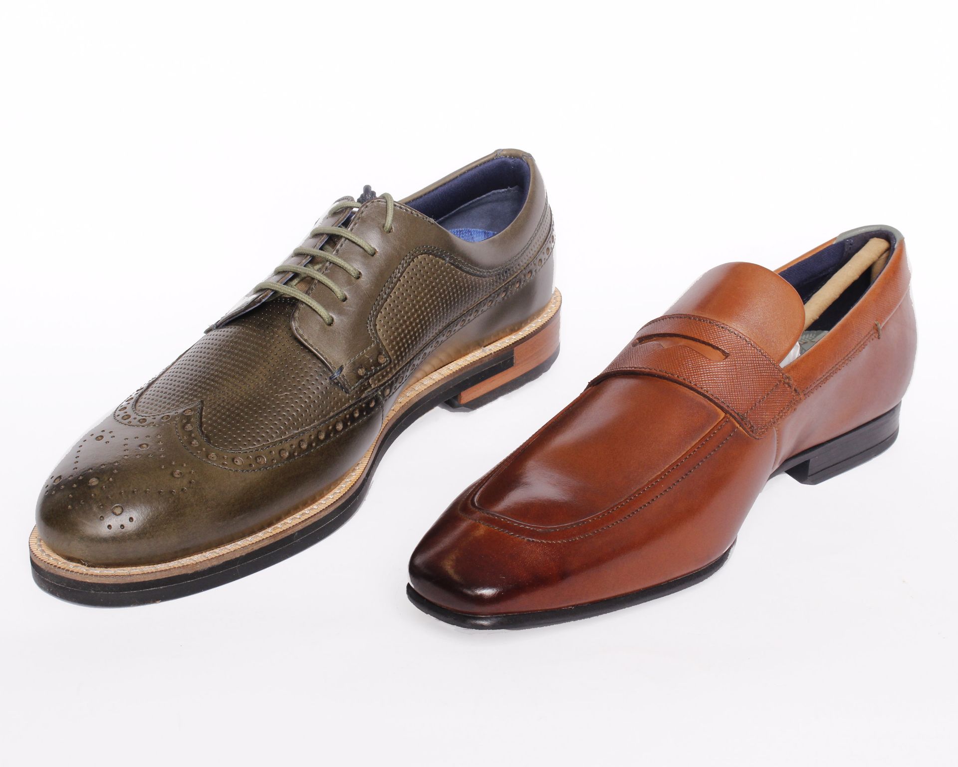 Two pairs of men's boxed as new Ted Baker shoes to include Dylunn classic leather brogues in khaki - Image 2 of 3