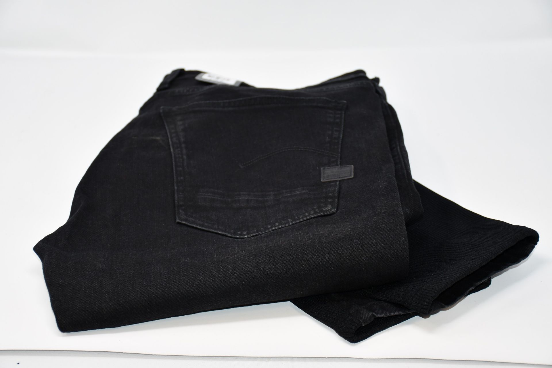 A pair of as new G Star Raw Motac 3D slim jeans (32/32 - RRP £140).