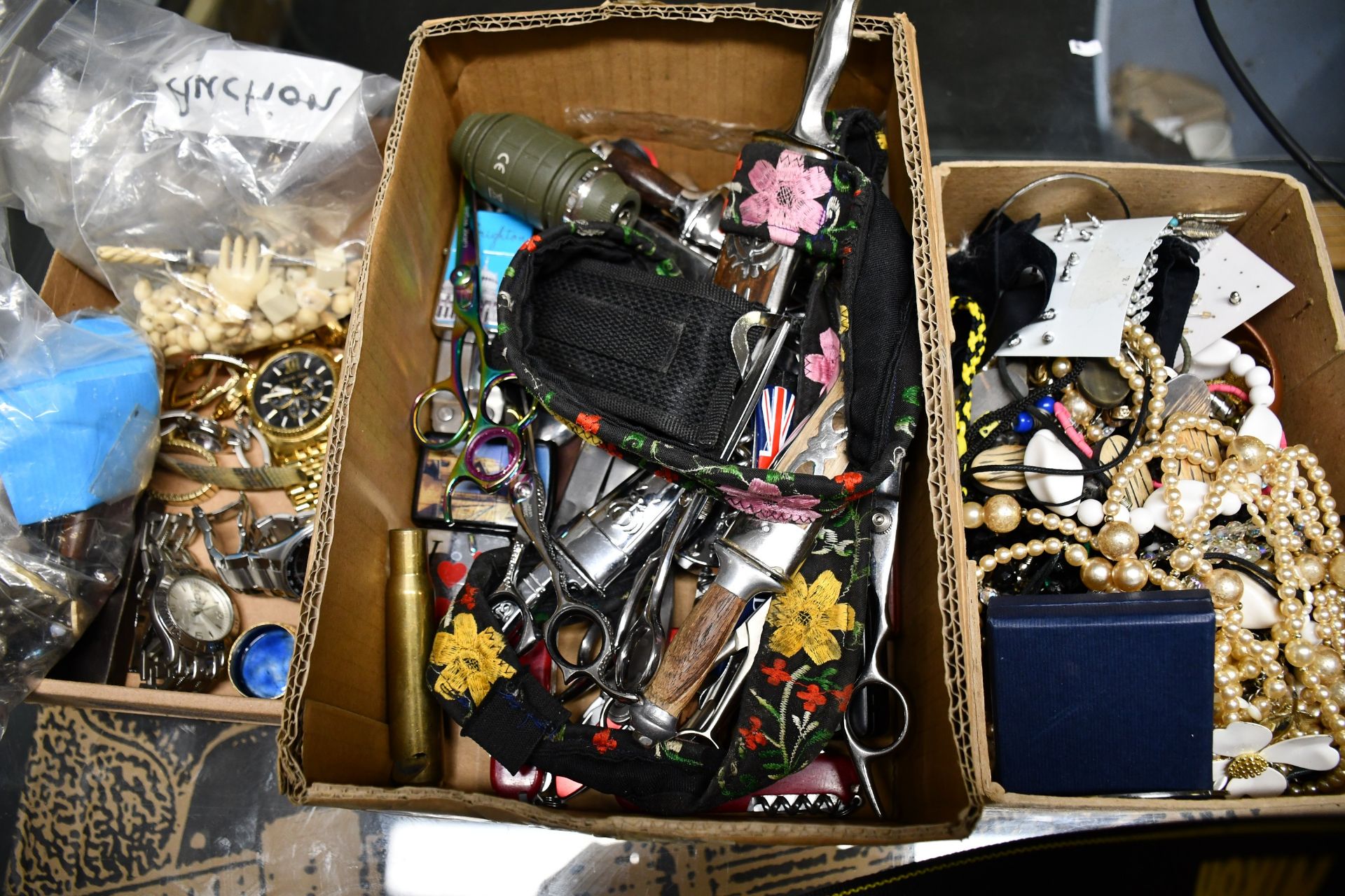 A quantity of assorted pre-owned watches, costume jewellery, knives and assorted curios (Over 18s - Image 2 of 3