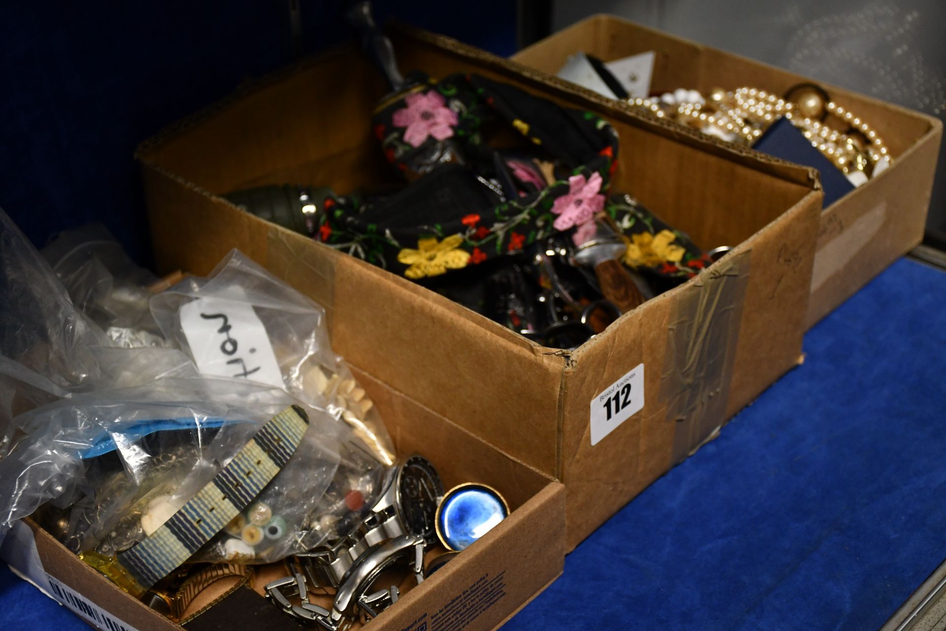 A quantity of assorted pre-owned watches, costume jewellery, knives and assorted curios (Over 18s