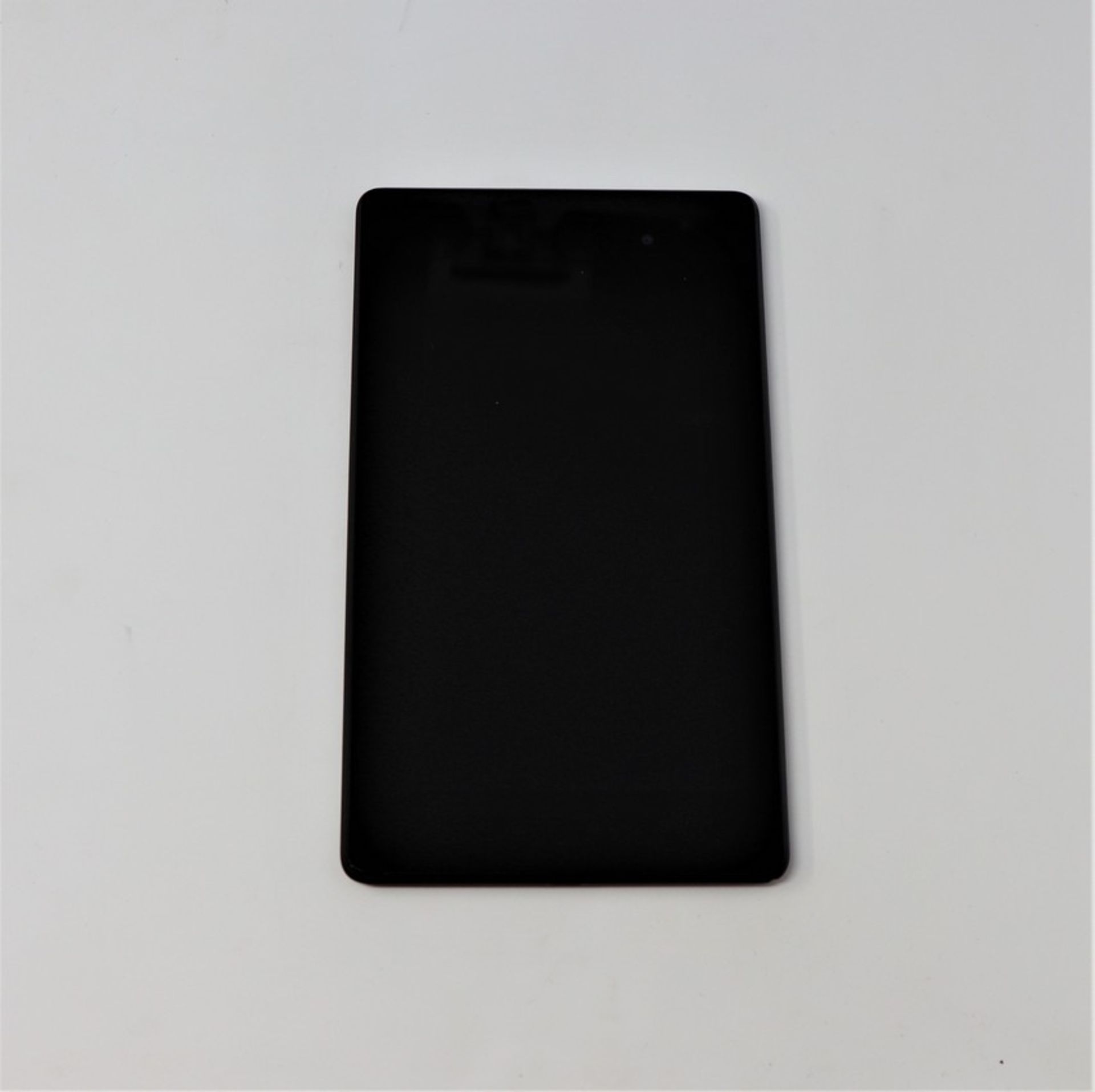 A pre-owned Asus Google Nexus 7 K008 16GB Wi-Fi 7" Tablet in Black (FRP clear) (Some light - Image 2 of 2