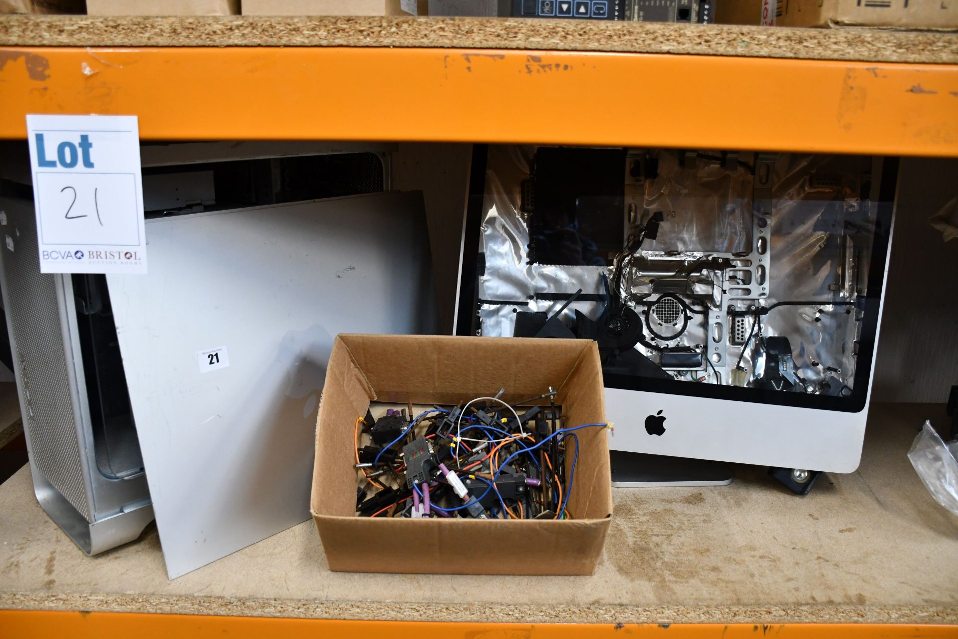 A pre-owned Apple Power Mac G5 (HDD removed, damage to casing) (Serial: CK521H1PSPX) and a pre-owned