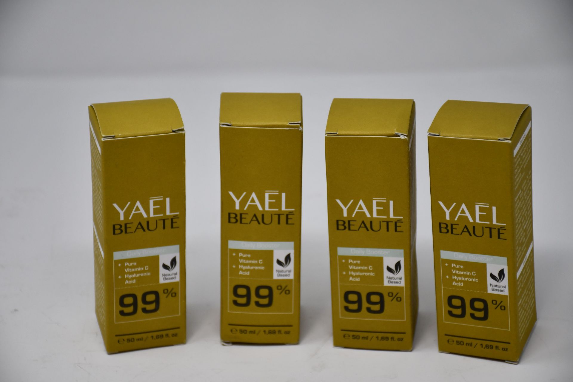 Twelve as new YAEL Beaut 99% Natural Vitamin C and hyaluronic acid high-dosage serum 50ml (Slight
