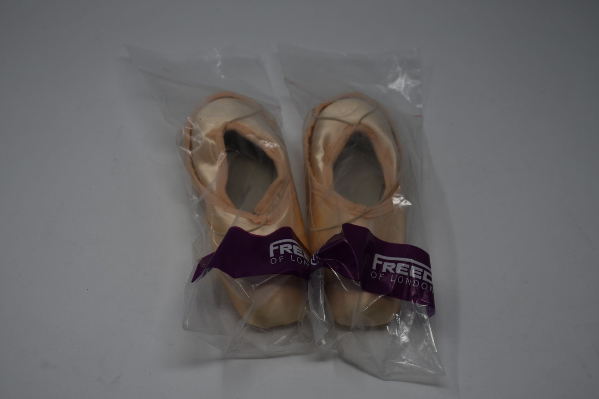 Five pairs of as new Freed of London Forteflex ballet shoes (Size 4 1/2).