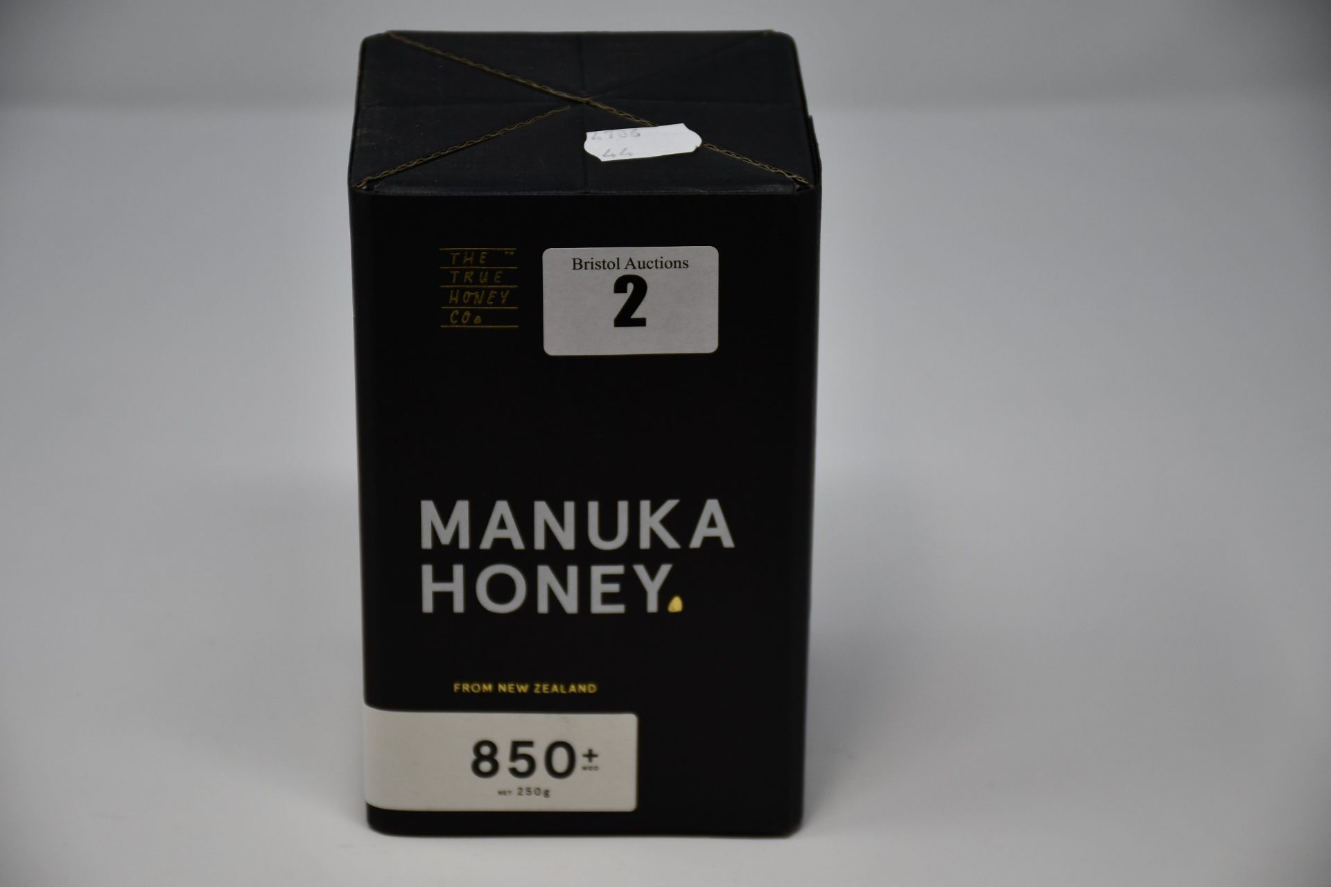 One jar of The True Honey Co. True Manuka Honey 850+ MGO (250g).