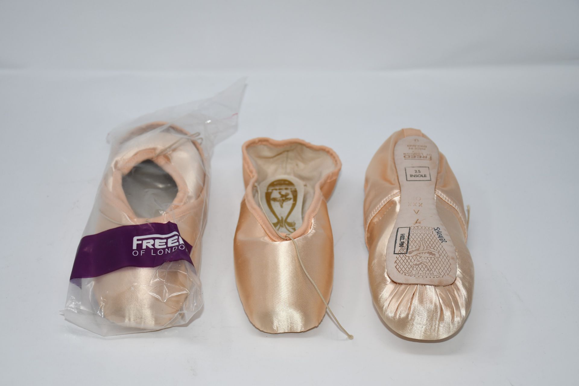 Five pairs of as new Freed of London Forteflex ballet shoes (Size 4 1/2).