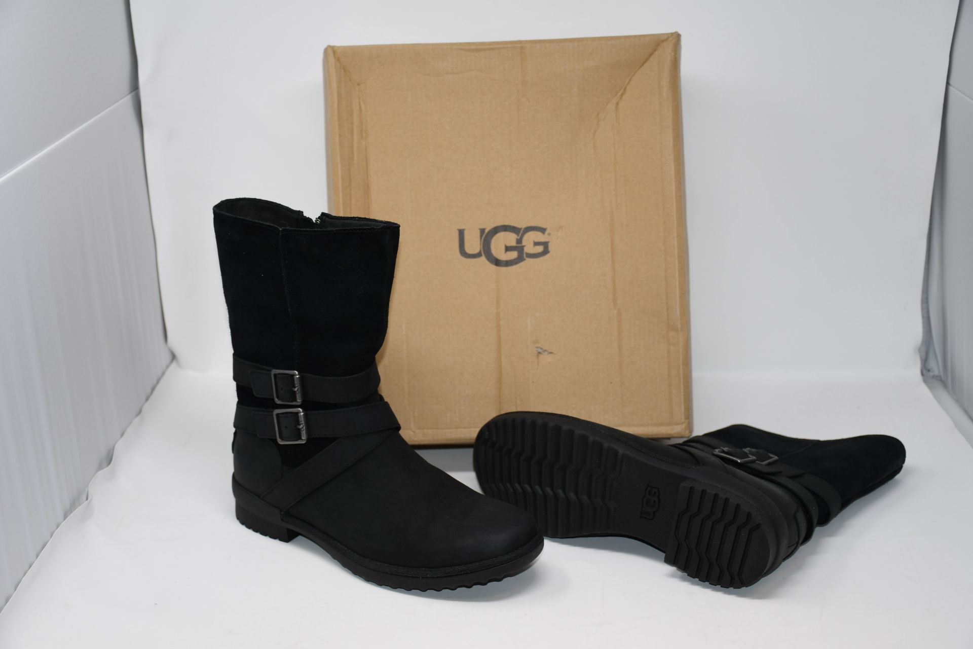 One as new UGG Lorna Waterproof Leather Black Boots size UK 7 (1095155).