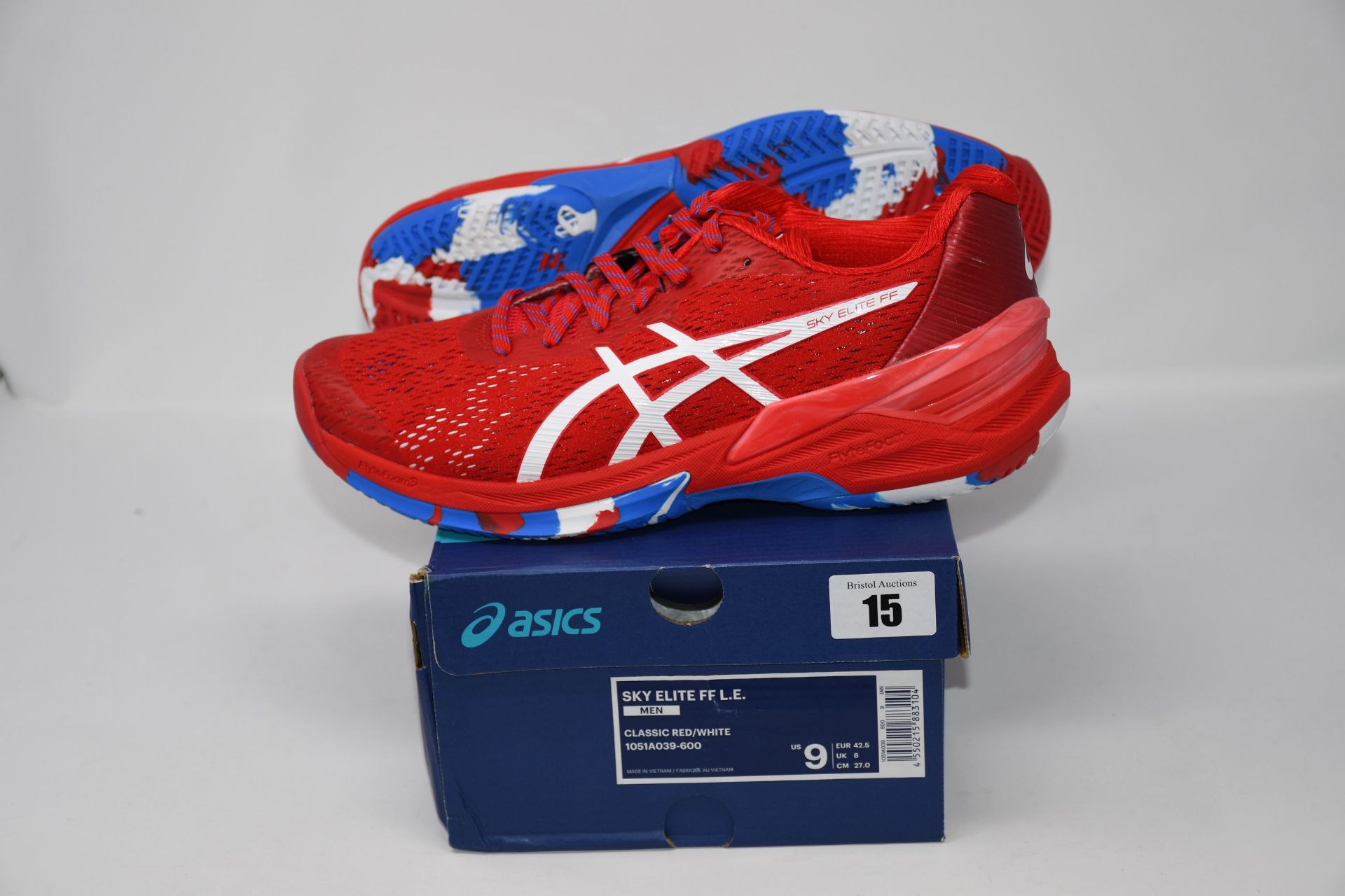 One pair of man's boxed as new Asics Sky Elite FF L.E trainers in classic red and white (UK 8).