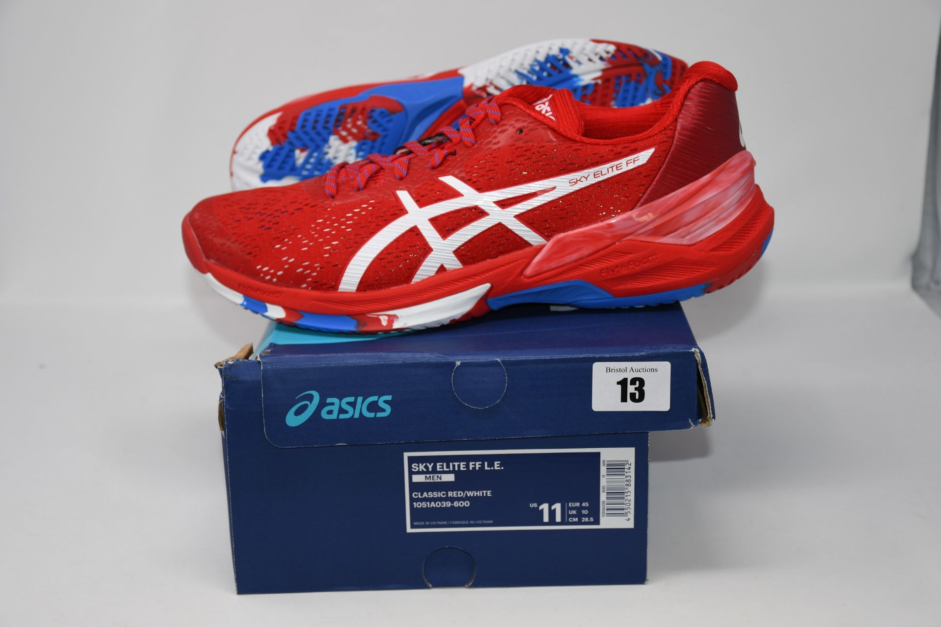 One pair of man's boxed as new Asics Sky Elite FF L.E trainers in classic red and white (UK 10).