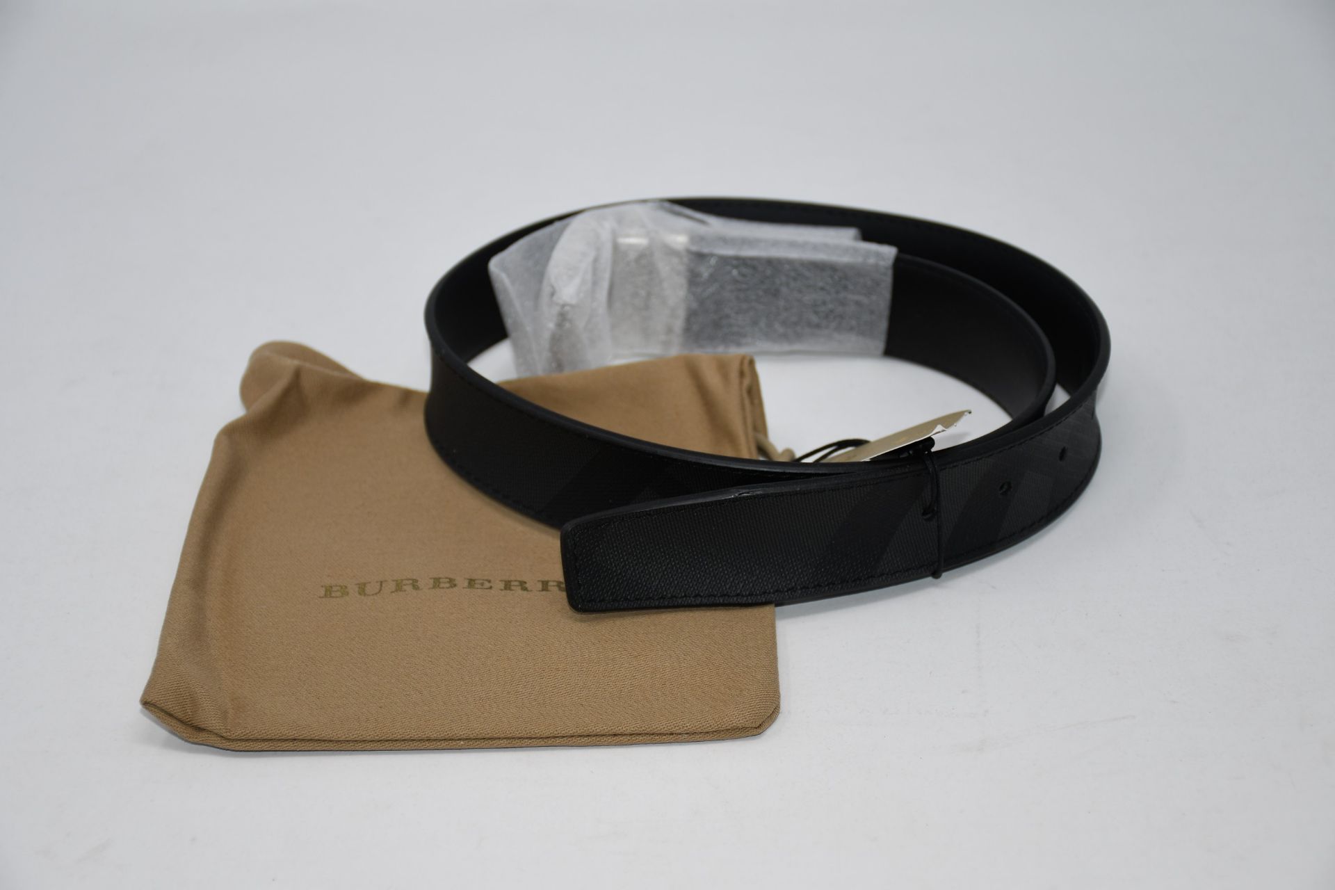 One as new Burberry charcoal / black belt size 75 (405600 1004).