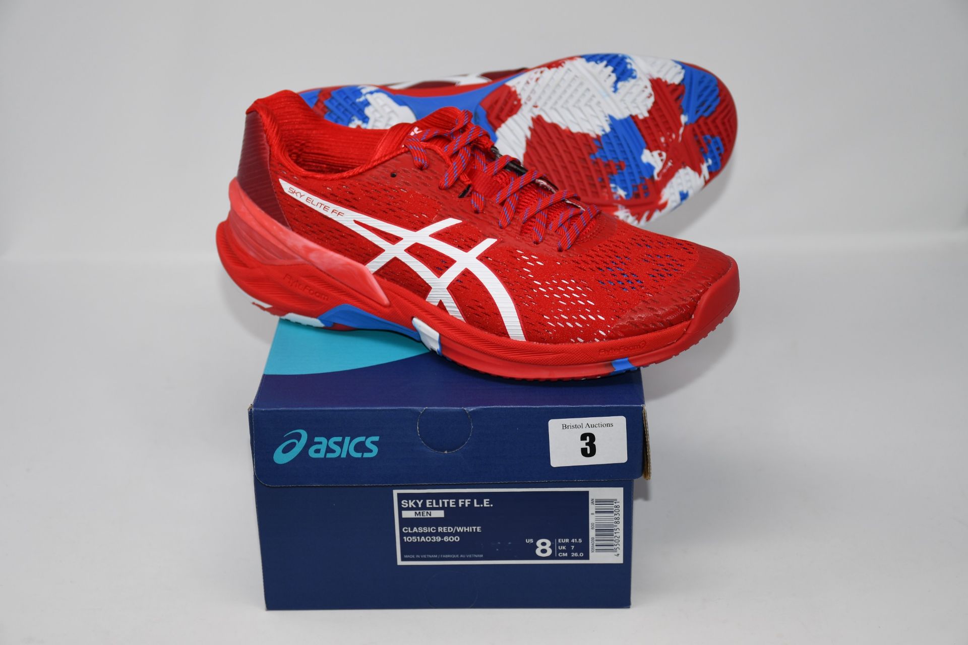 One pair of man's boxed as new Asics Sky Elite FF L.E trainers in classic red and white (UK 7).
