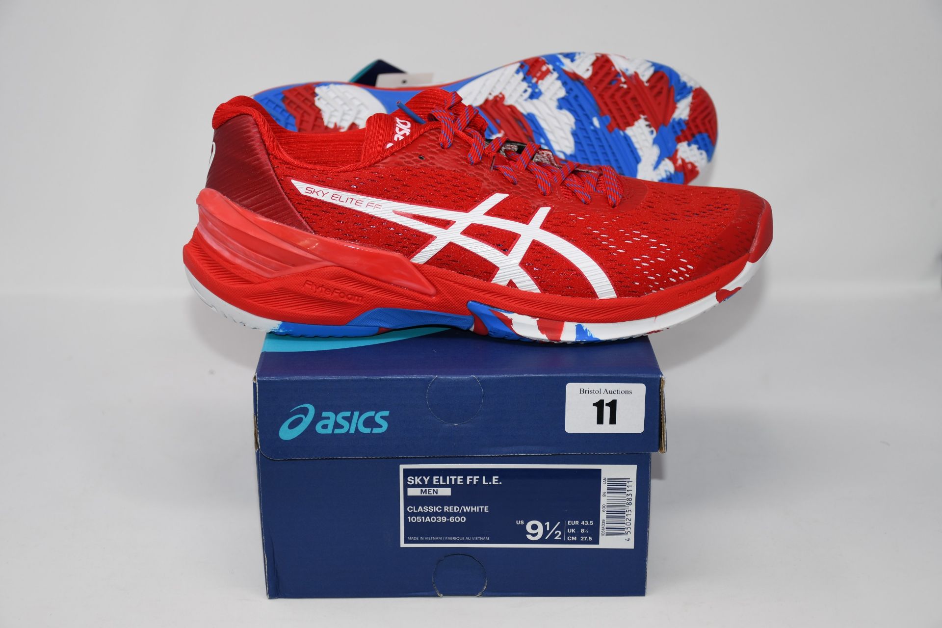 One pair of man's boxed as new Asics Sky Elite FF L.E trainers in classic red and white (UK 8.5).