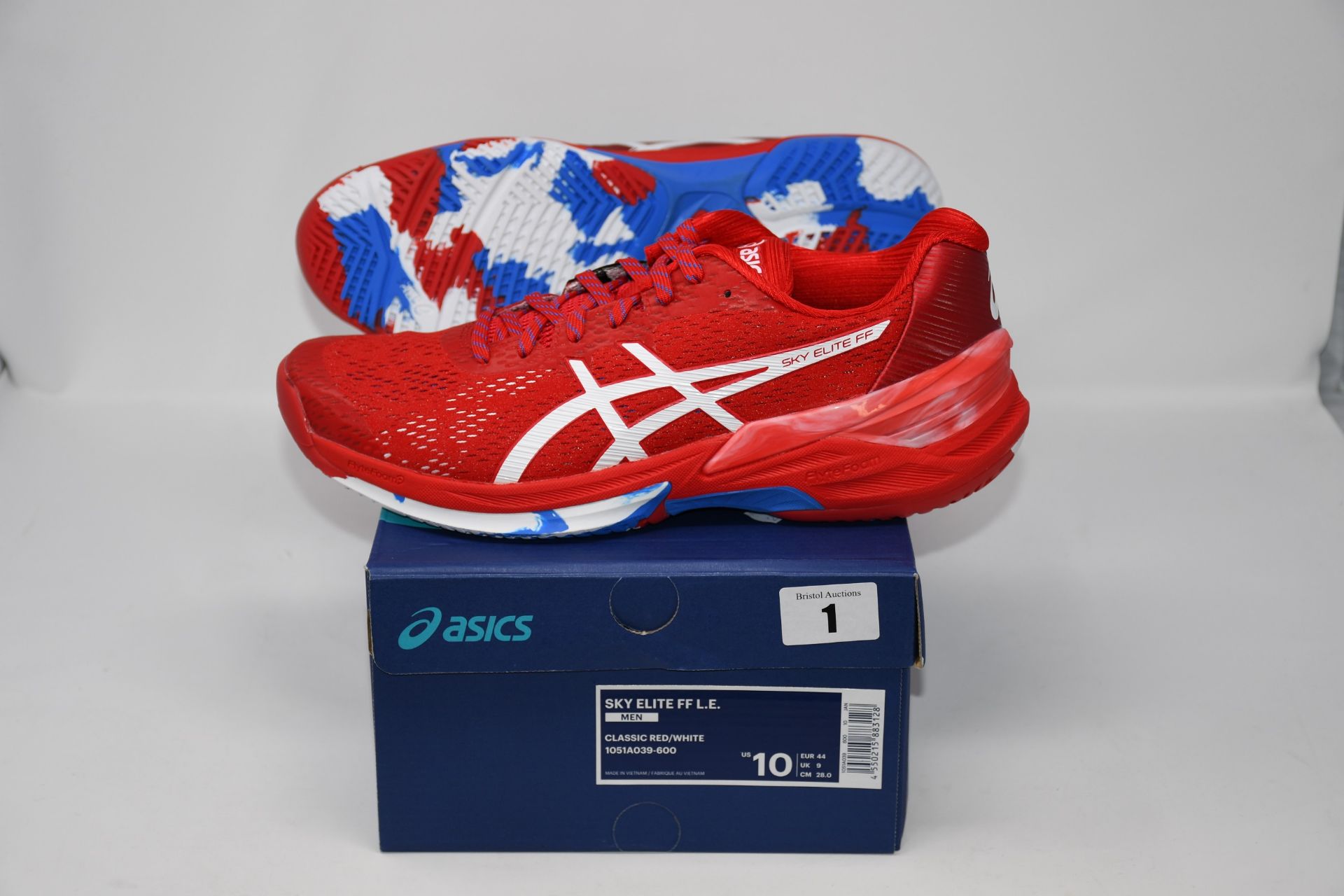 One pair of man's boxed as new Asics Sky Elite FF L.E trainers in classic red and white (UK 9).