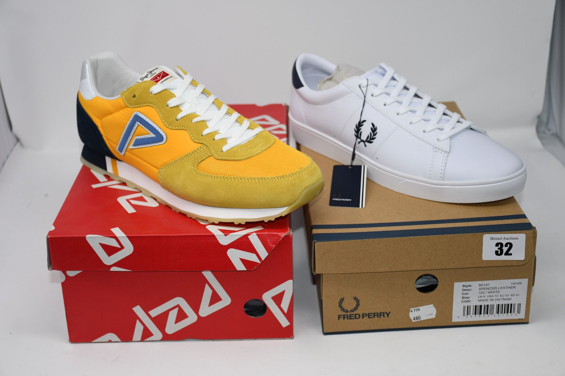 One as new Pepe Jeans Klein Archive Summer trainers size 44 (PMS30610 097). One as new Fred Perry