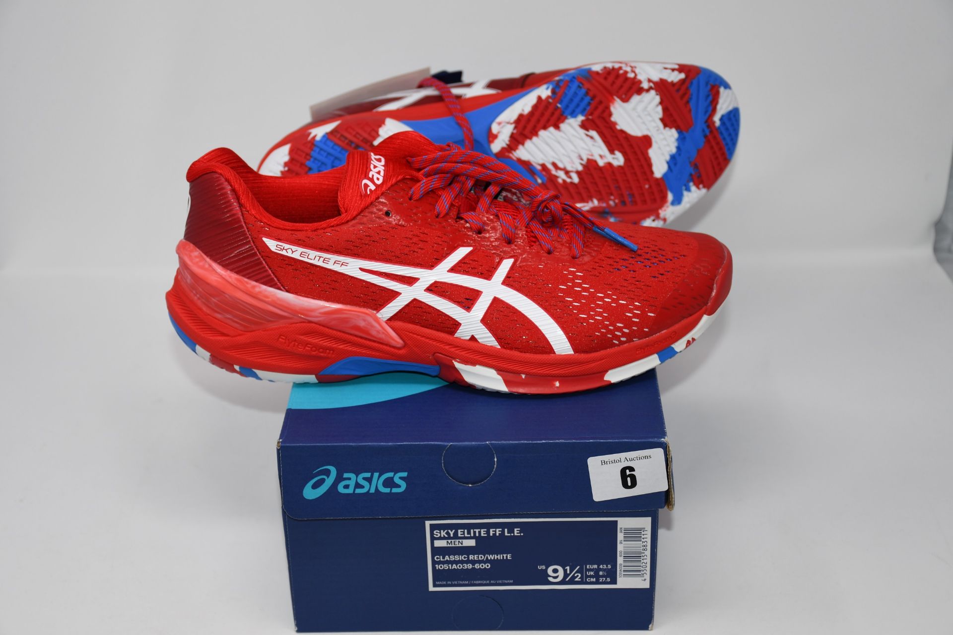 One pair of man's boxed as new Asics Sky Elite FF L.E trainers in classic red and white (UK 8.5).