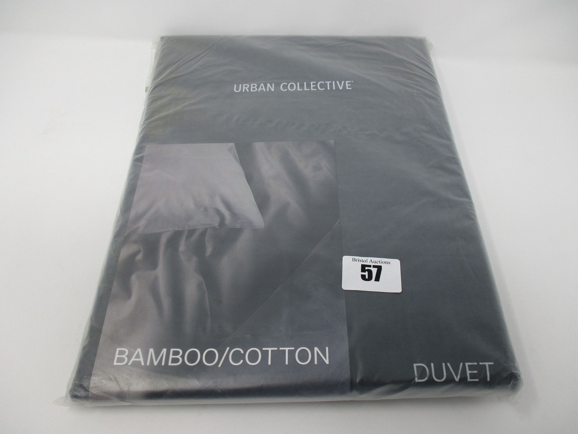 One as new Urban Collective bamboo/cotton grey duvet cover size 200 x 200 cm (10070101).