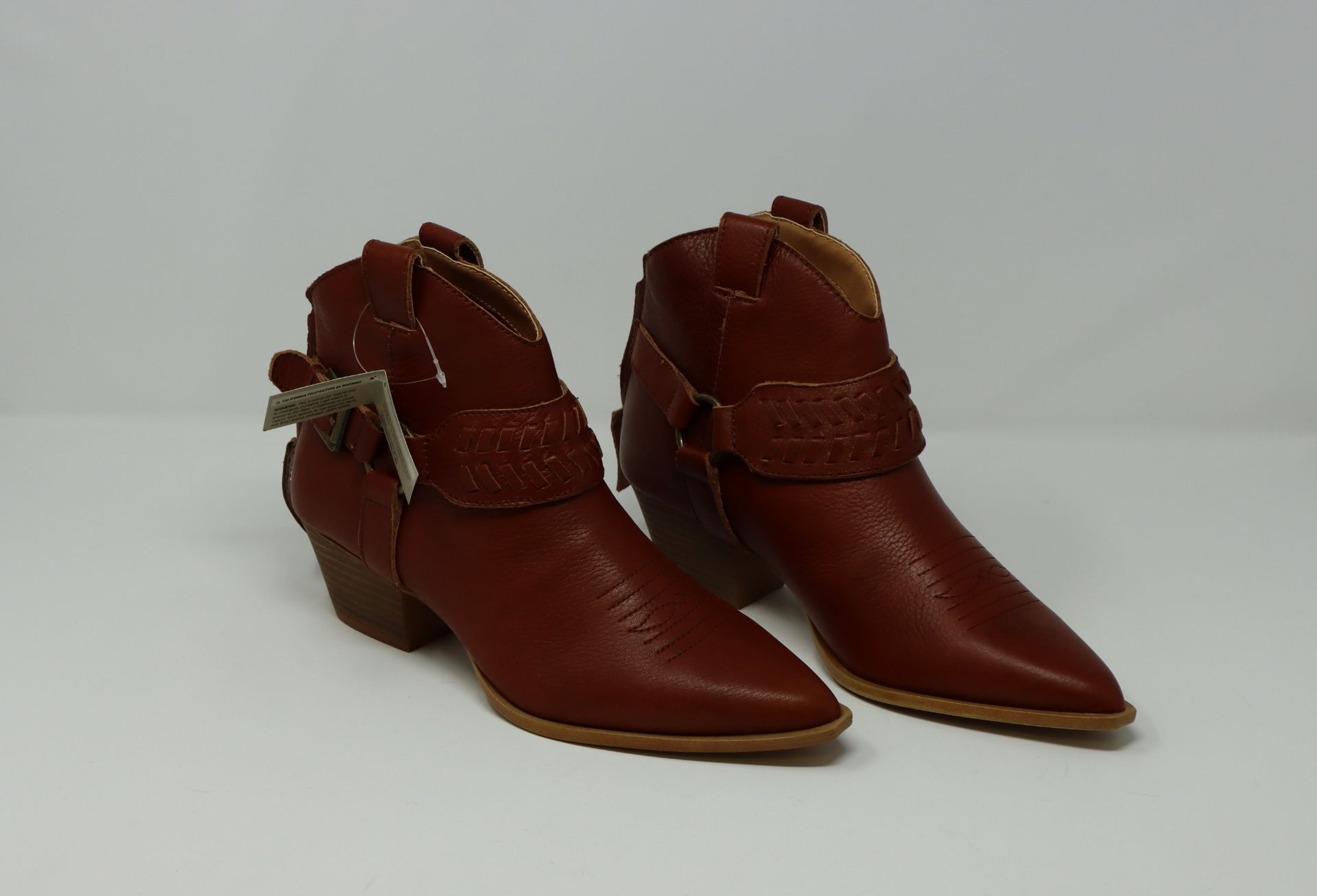 One pair of lady's boxed as new Dingo (DI 111) Keepsake ankle western style boots in cognac (9 M).