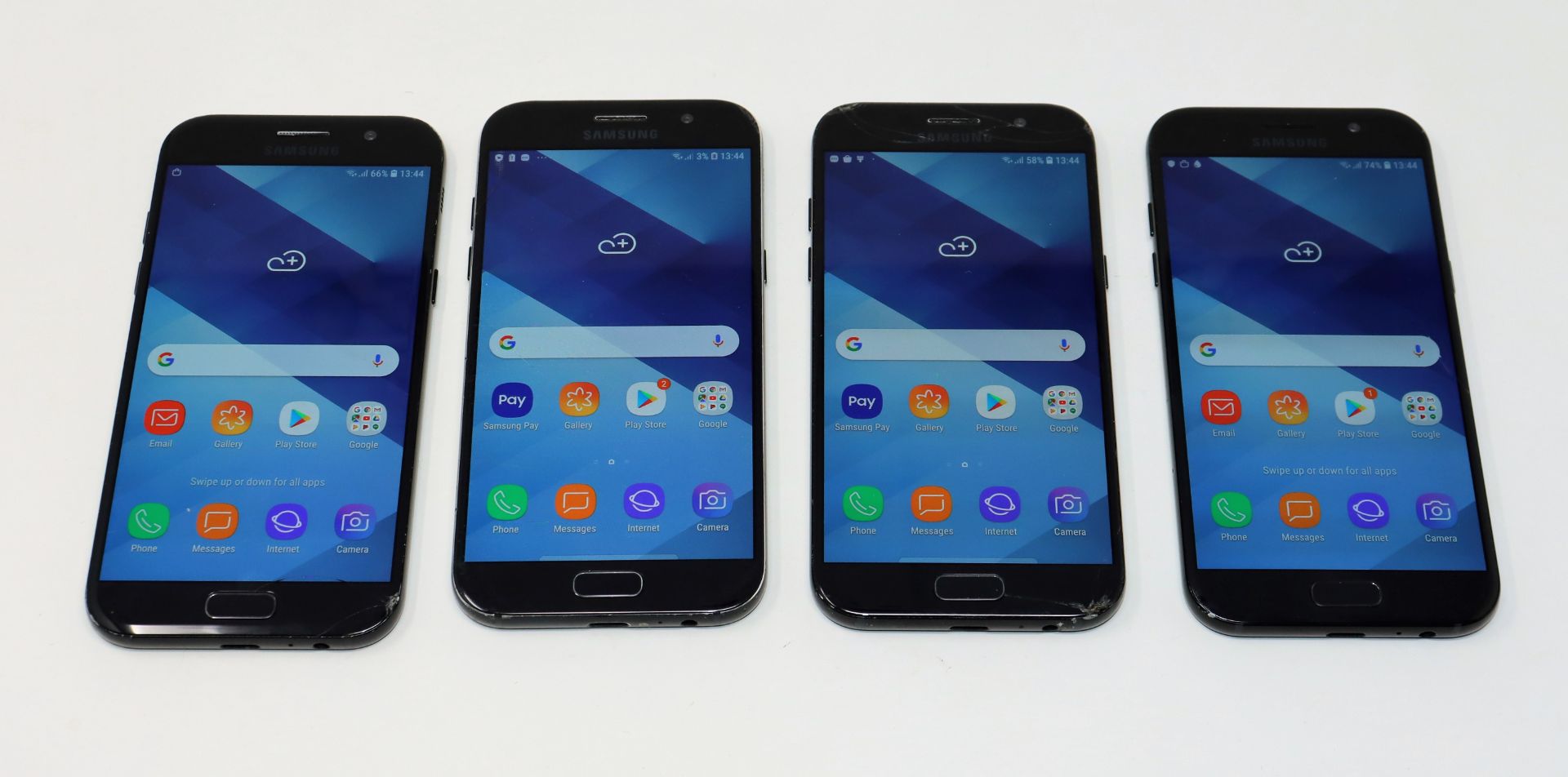 Four pre-owned Samsung Galaxy A5 2017 SM-A520F 32GB in Black (All FRP clear, all with damaged screen - Image 4 of 4