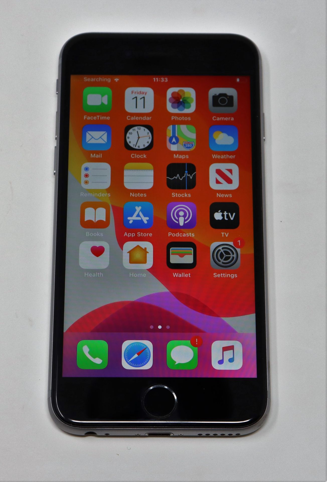 A pre-owned Apple iPhone 6s (Global/A1688) 32GB in Space Grey (iCloud activation lock clear) (