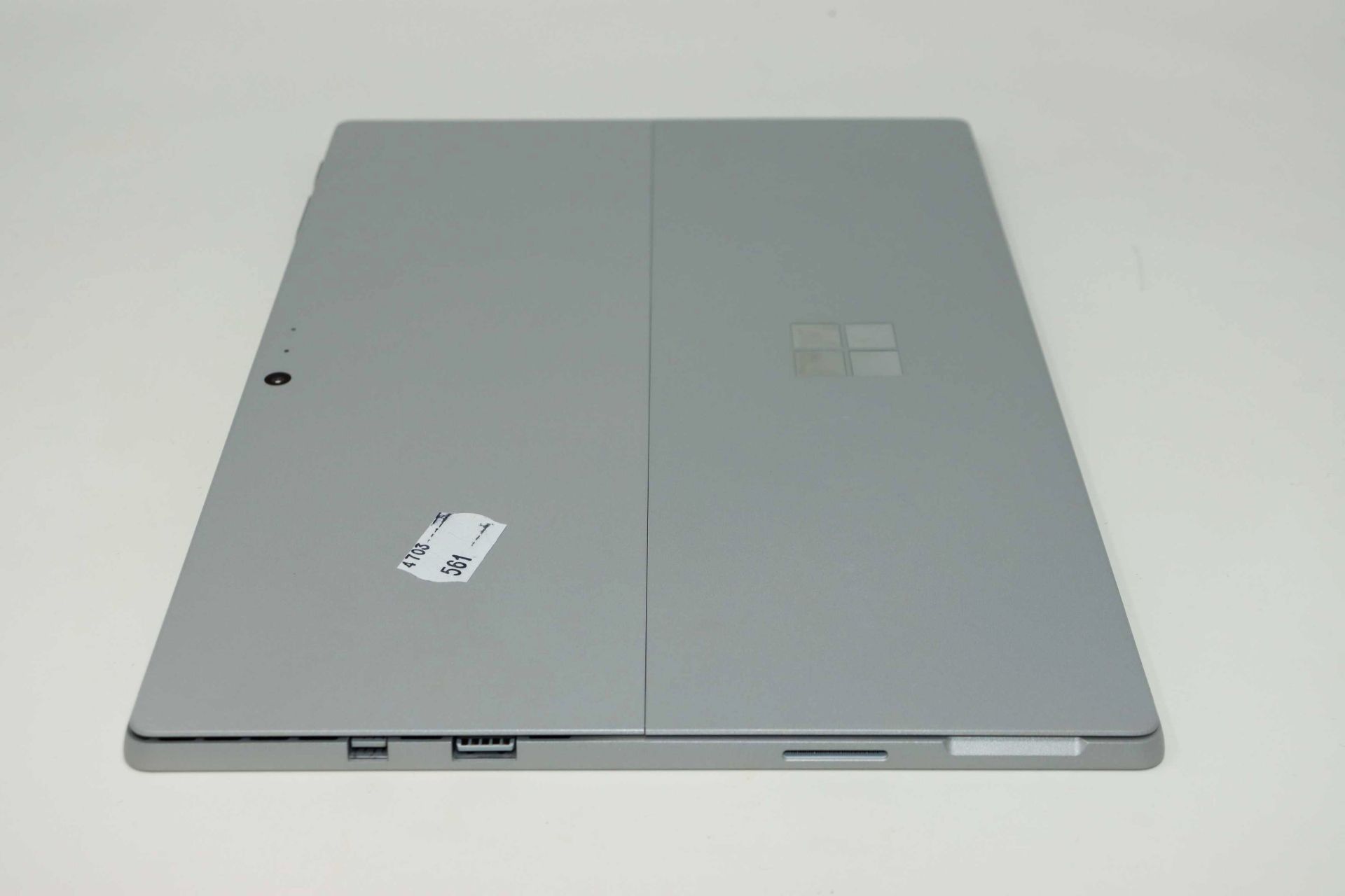 A pre-owned Microsoft Surface Pro 6 Platinum with Intel Core i5-8350U 1.70GHz, 8GB RAM, 256GB - Image 7 of 13