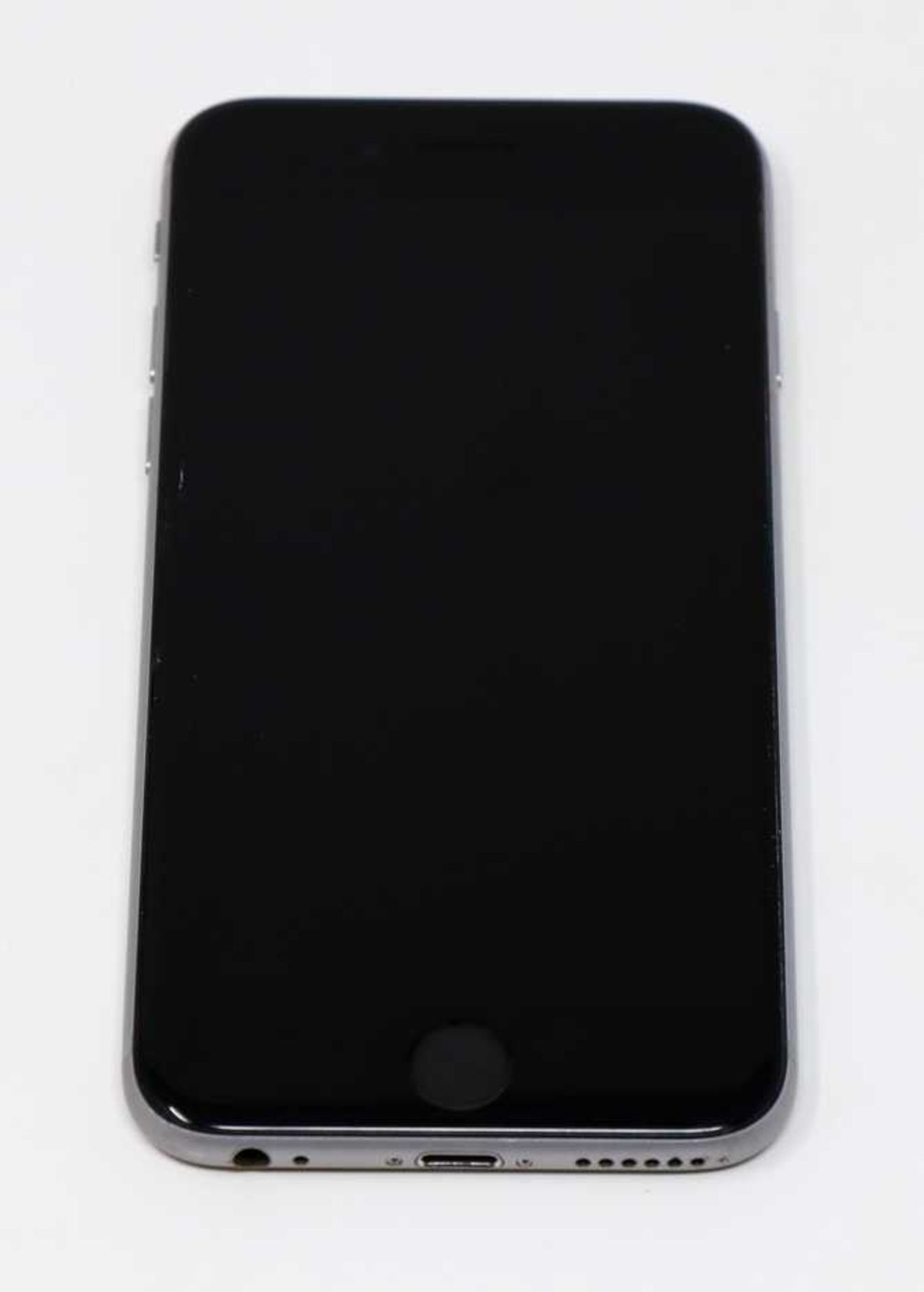 A pre-owned Apple iPhone 6s (Global/A1688) 32GB in Space Grey (iCloud activation lock clear, - Image 3 of 3