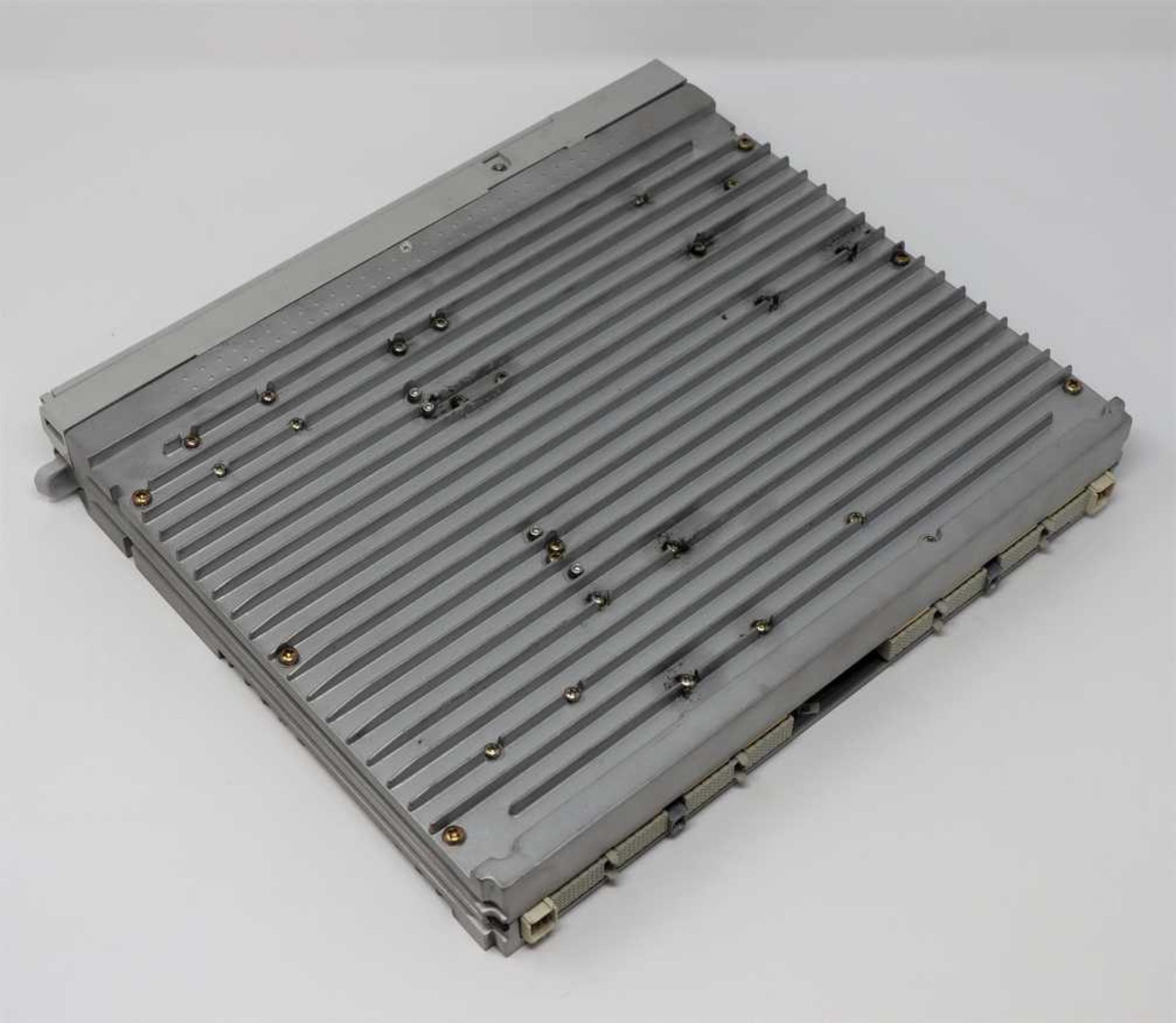 A pre-owned Nortel Optera NTCA04KP WMR3F1AAD 1552 .52NM OC-192 STM-64 XR (Untested, sold as seen).