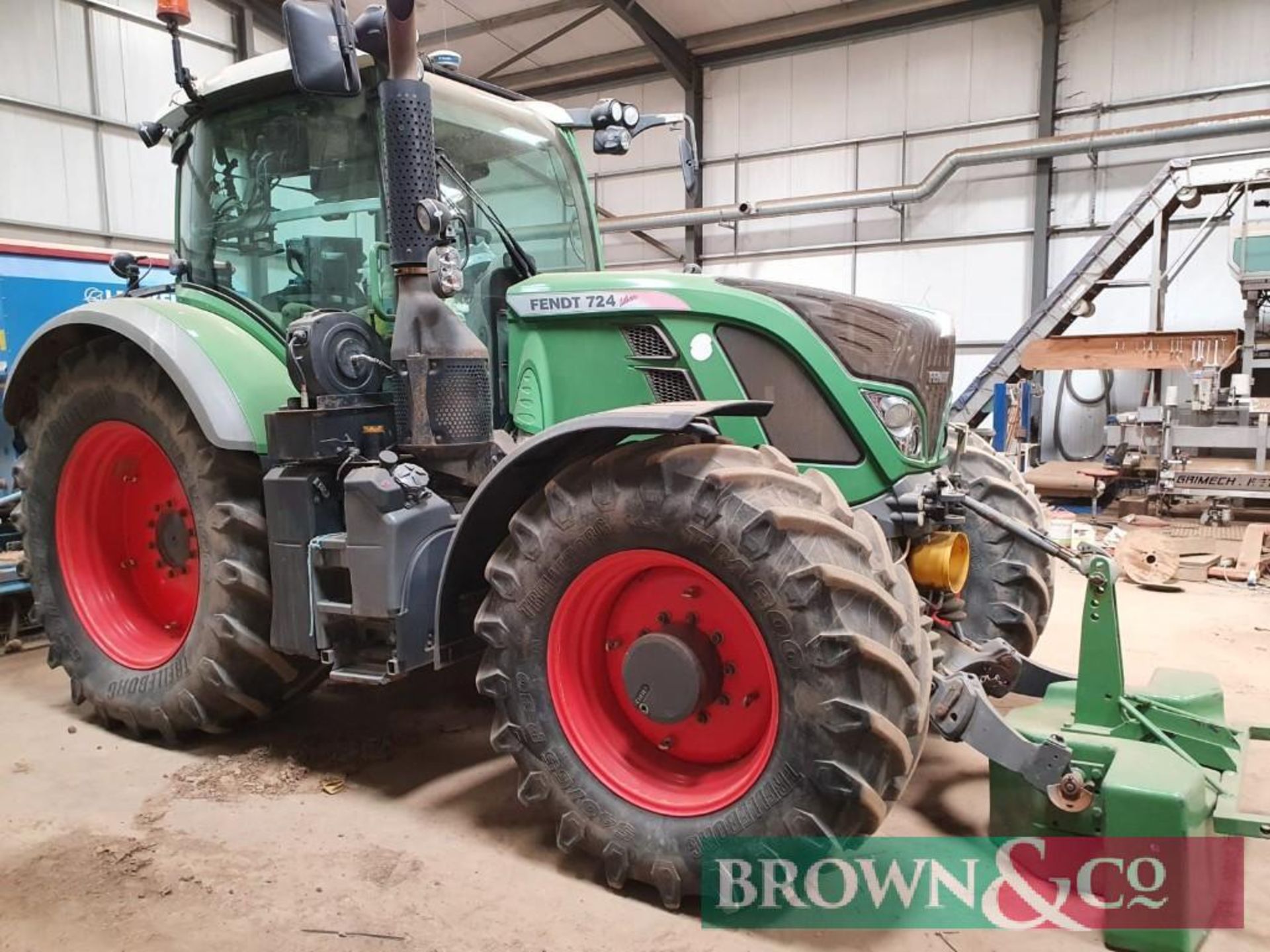 2011 Fendt Vario 724 Tractor - Image 2 of 10