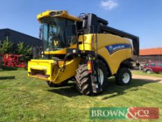 2012 New Holland CX5090 Combine Harvester